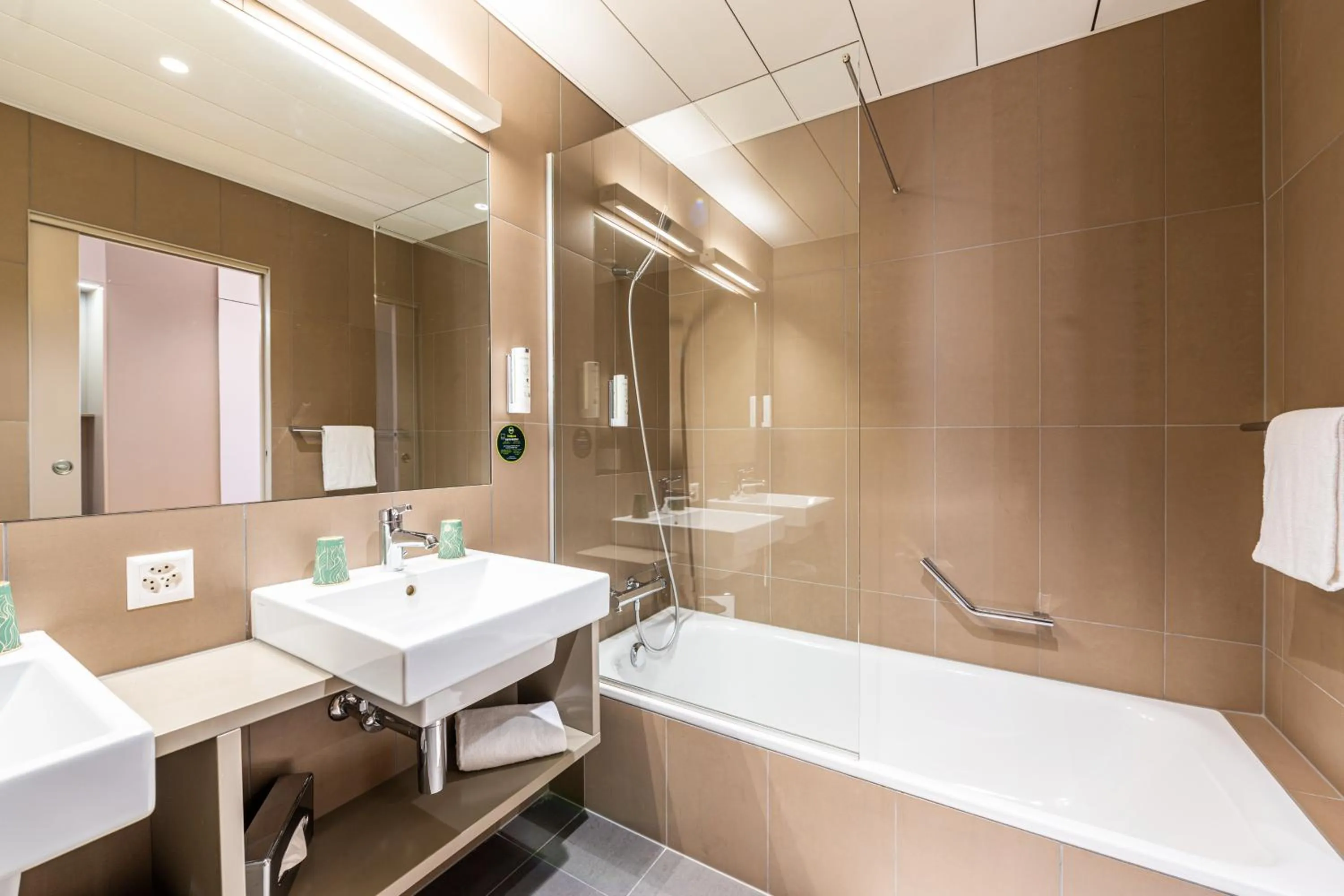 Bathroom in B&B HOTEL Lausanne Crissier