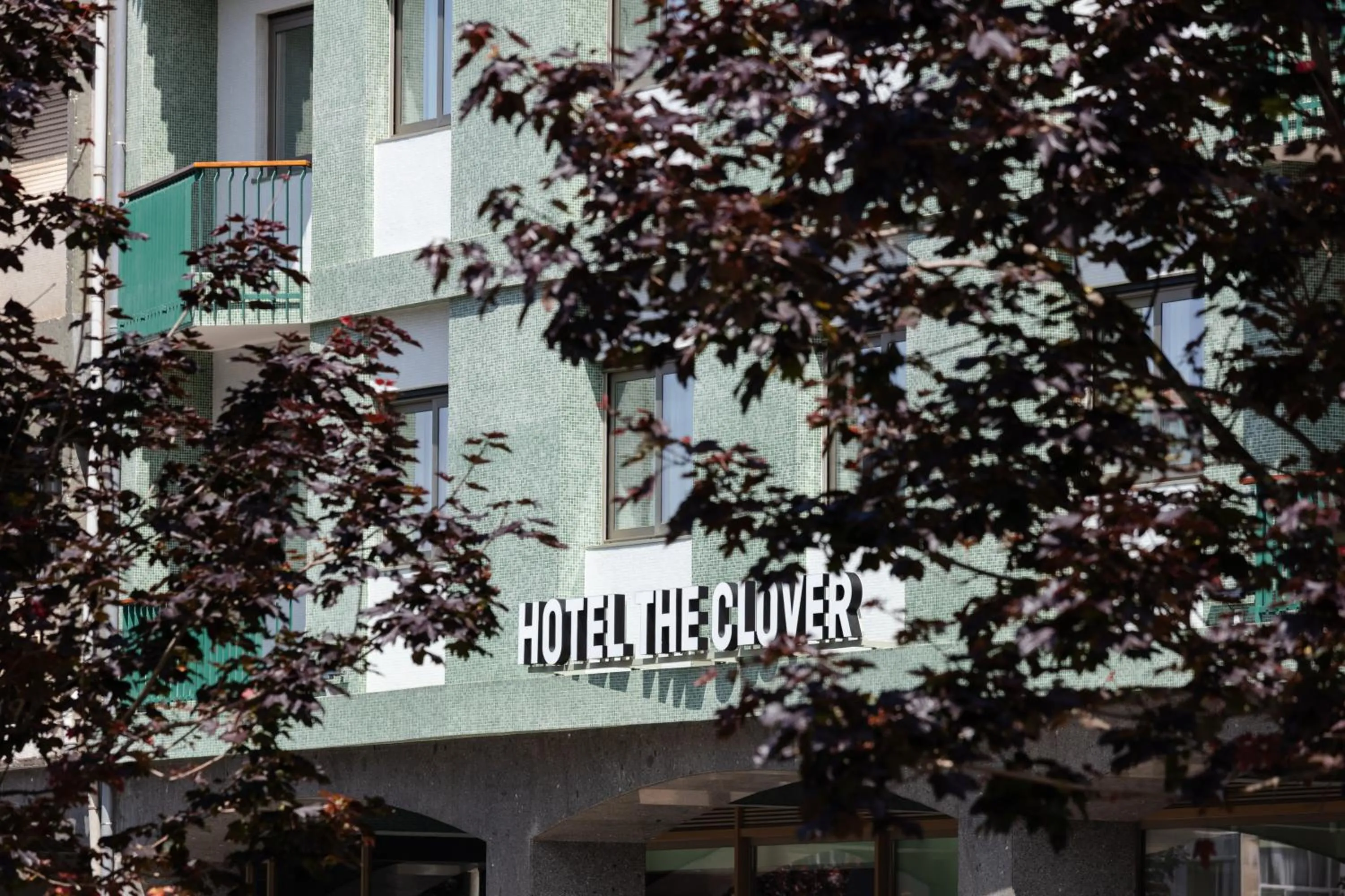 Property building in Acta The Clover