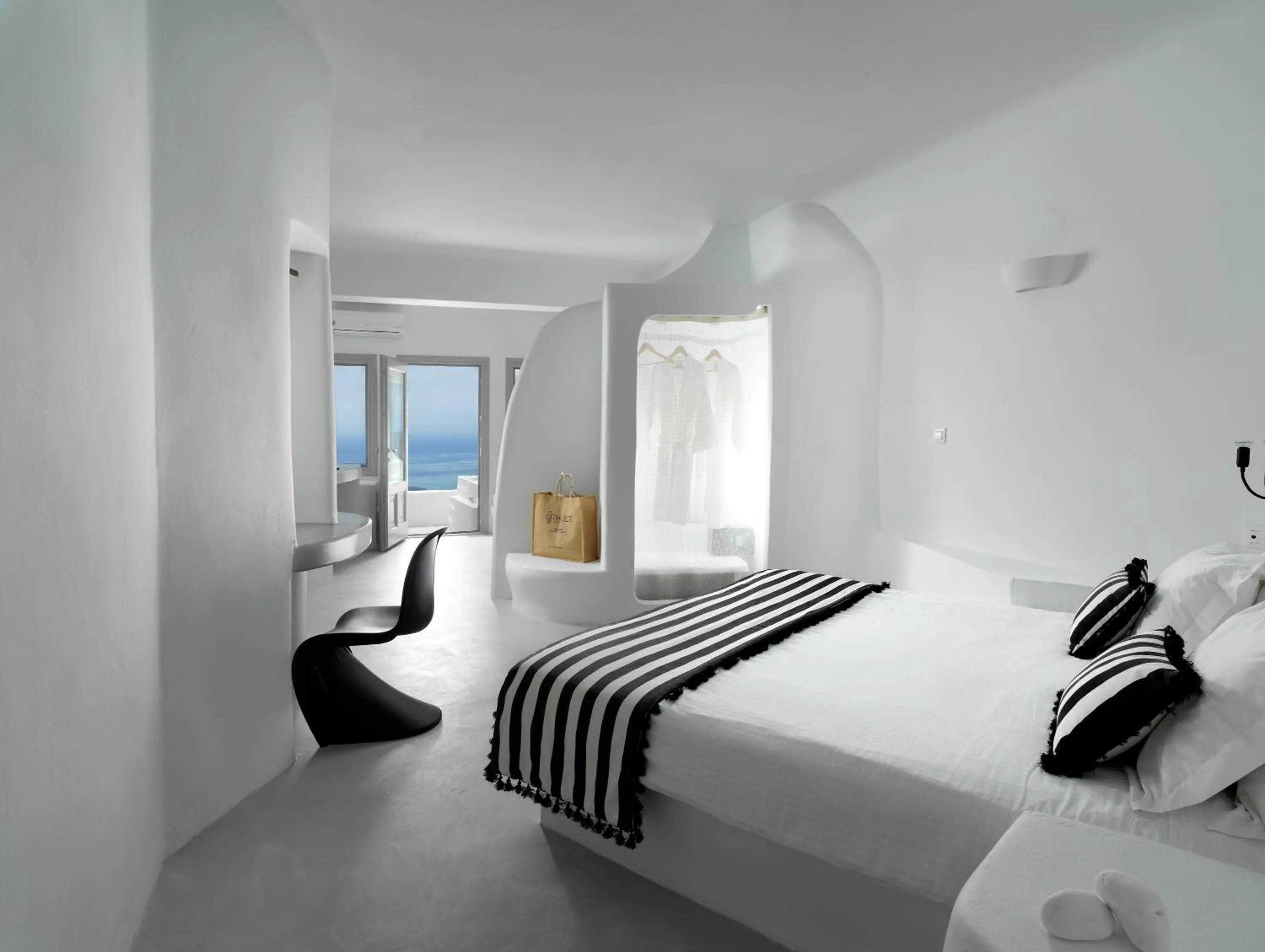 Photo of the whole room, Bed in Tholos Resort