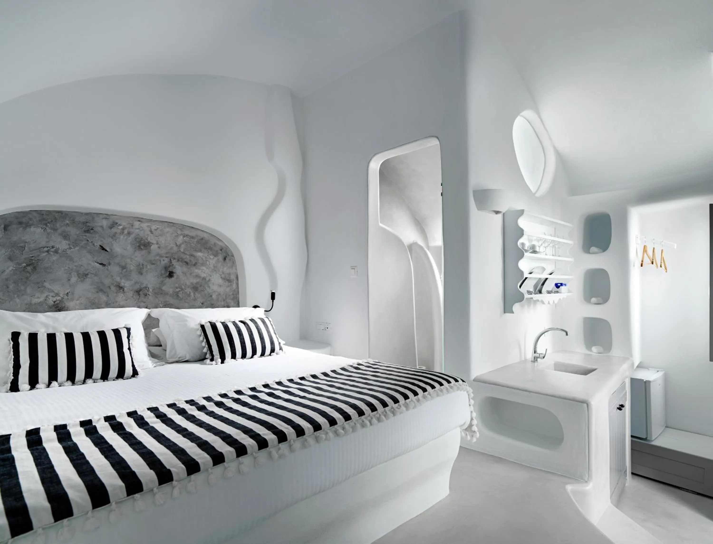 Photo of the whole room, Bed in Tholos Resort