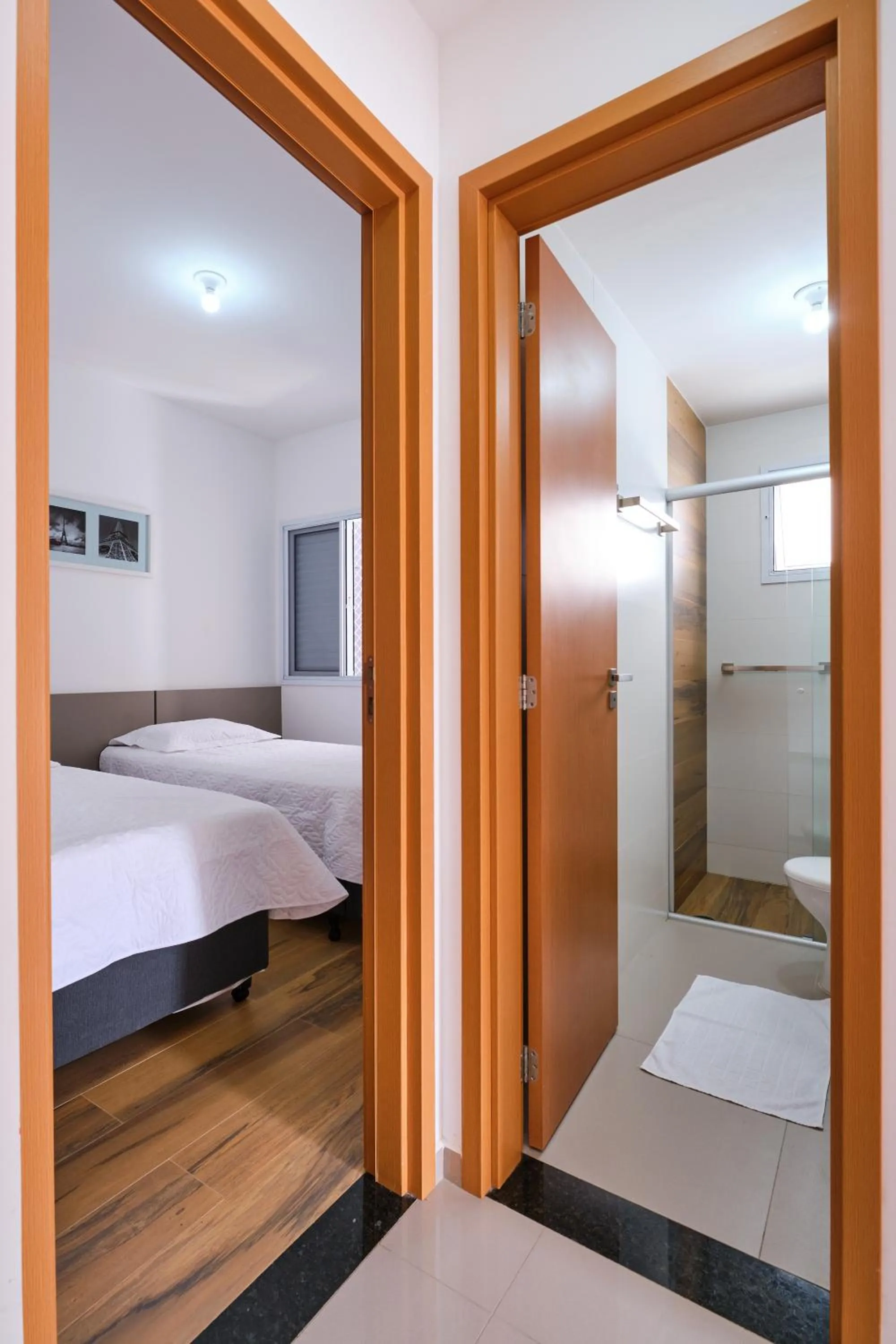 Bed in 2 QUARTOS com Churrasqueira na Varanda, Piscina, Garagem interna, WiFi 500mbps, Ar Condicionado e Telas de Proteção