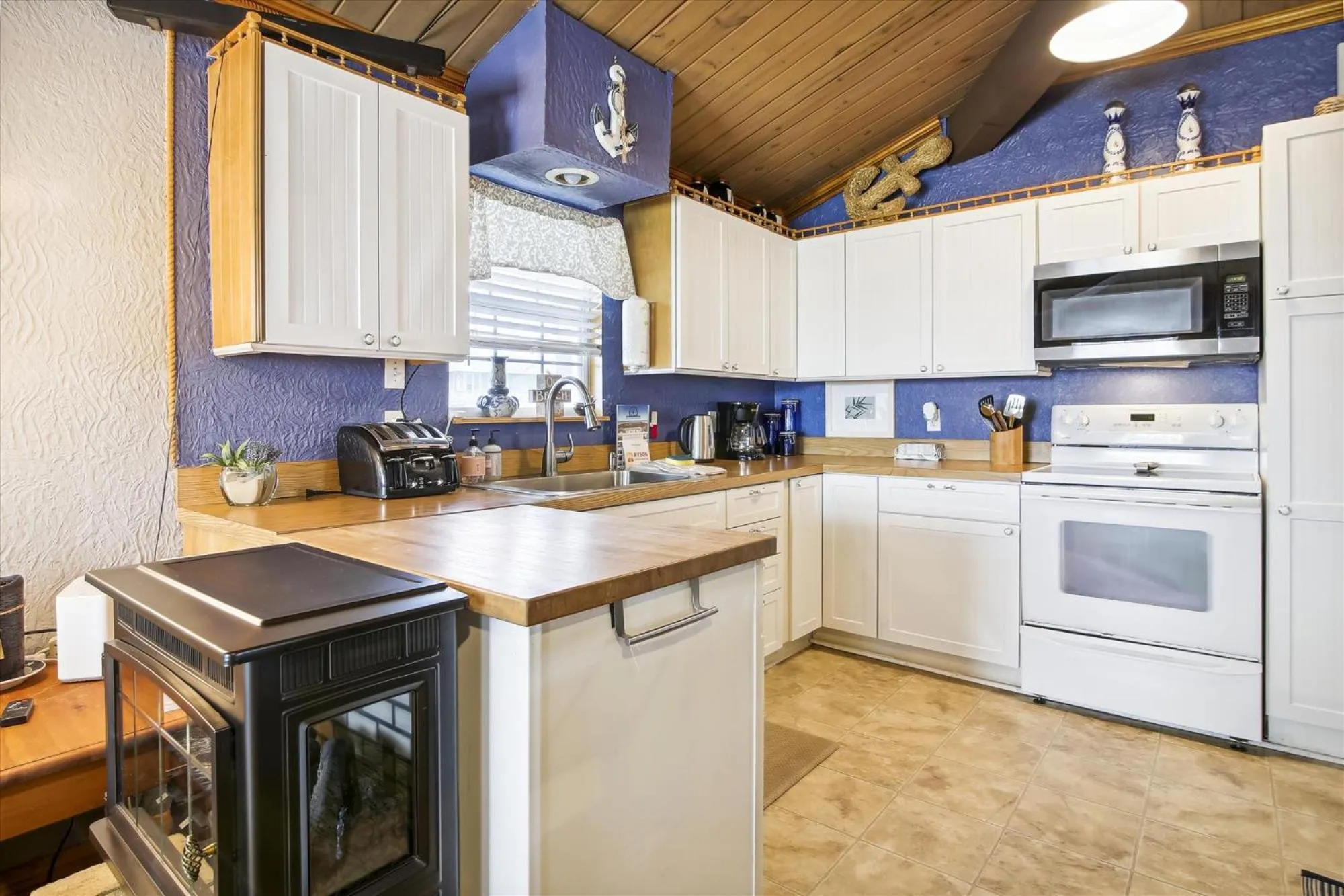 Property building in Barnacle Lodge