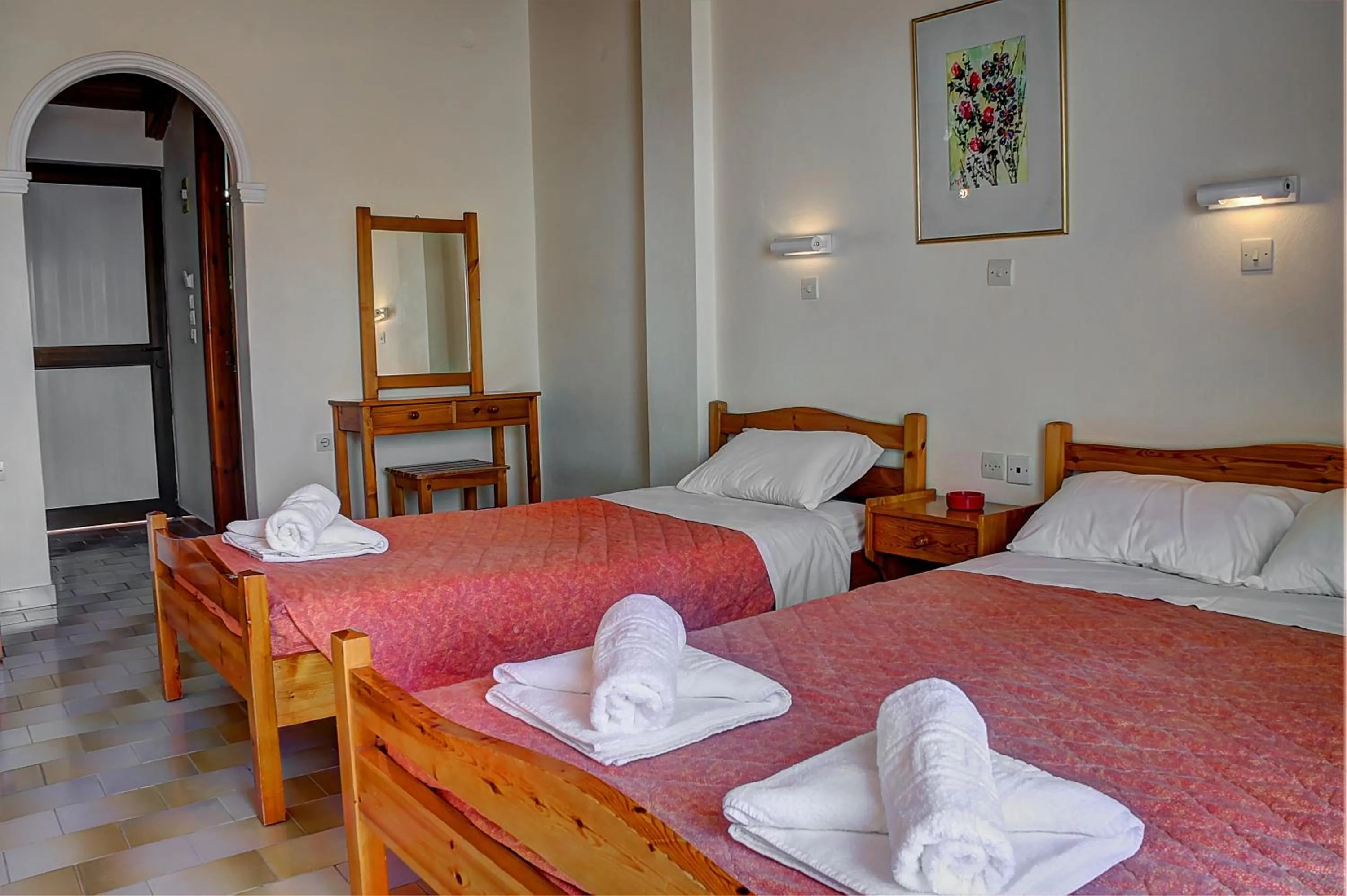 Photo of the whole room in Hotel Benitses Arches