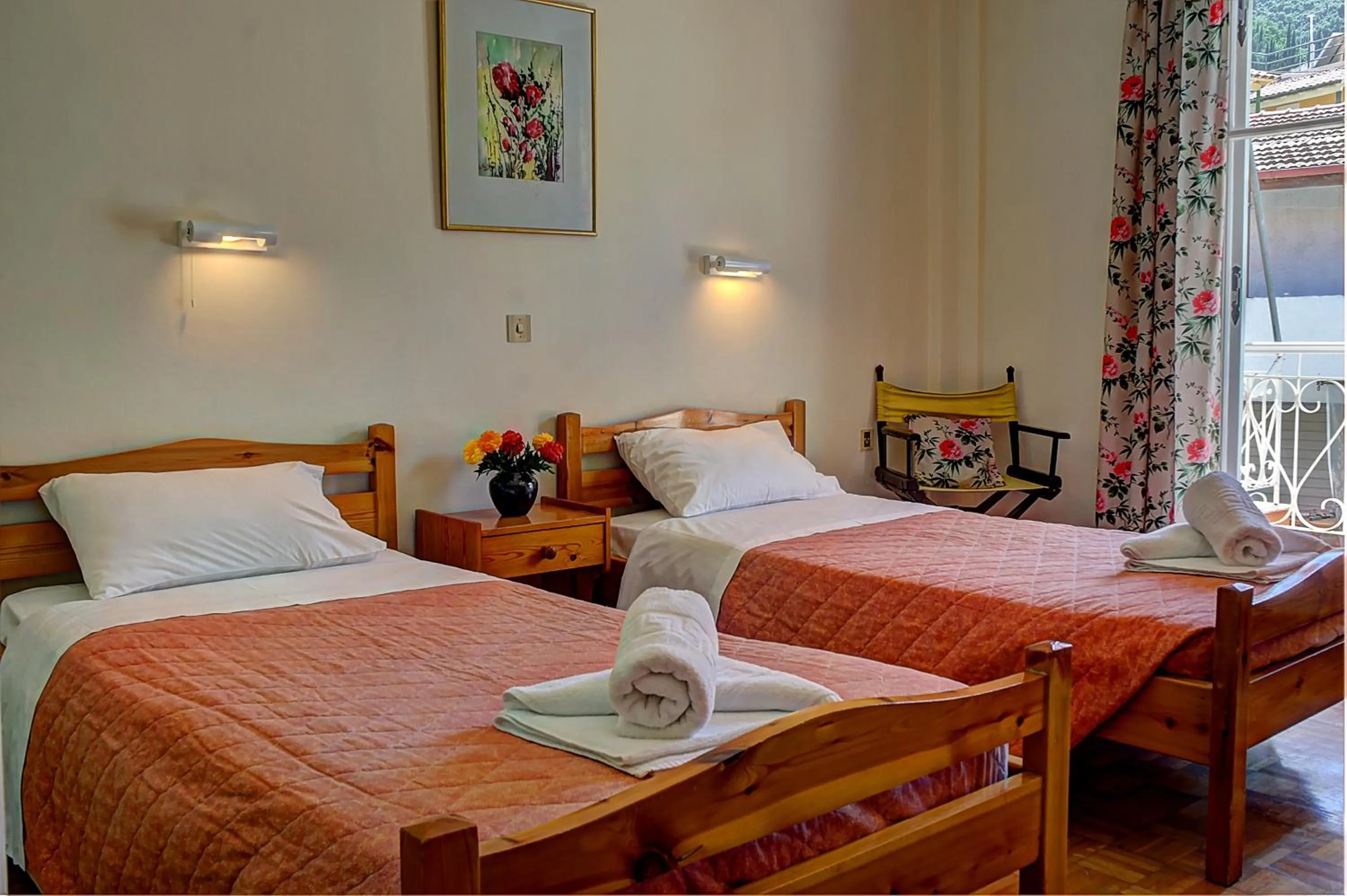 Photo of the whole room in Hotel Benitses Arches