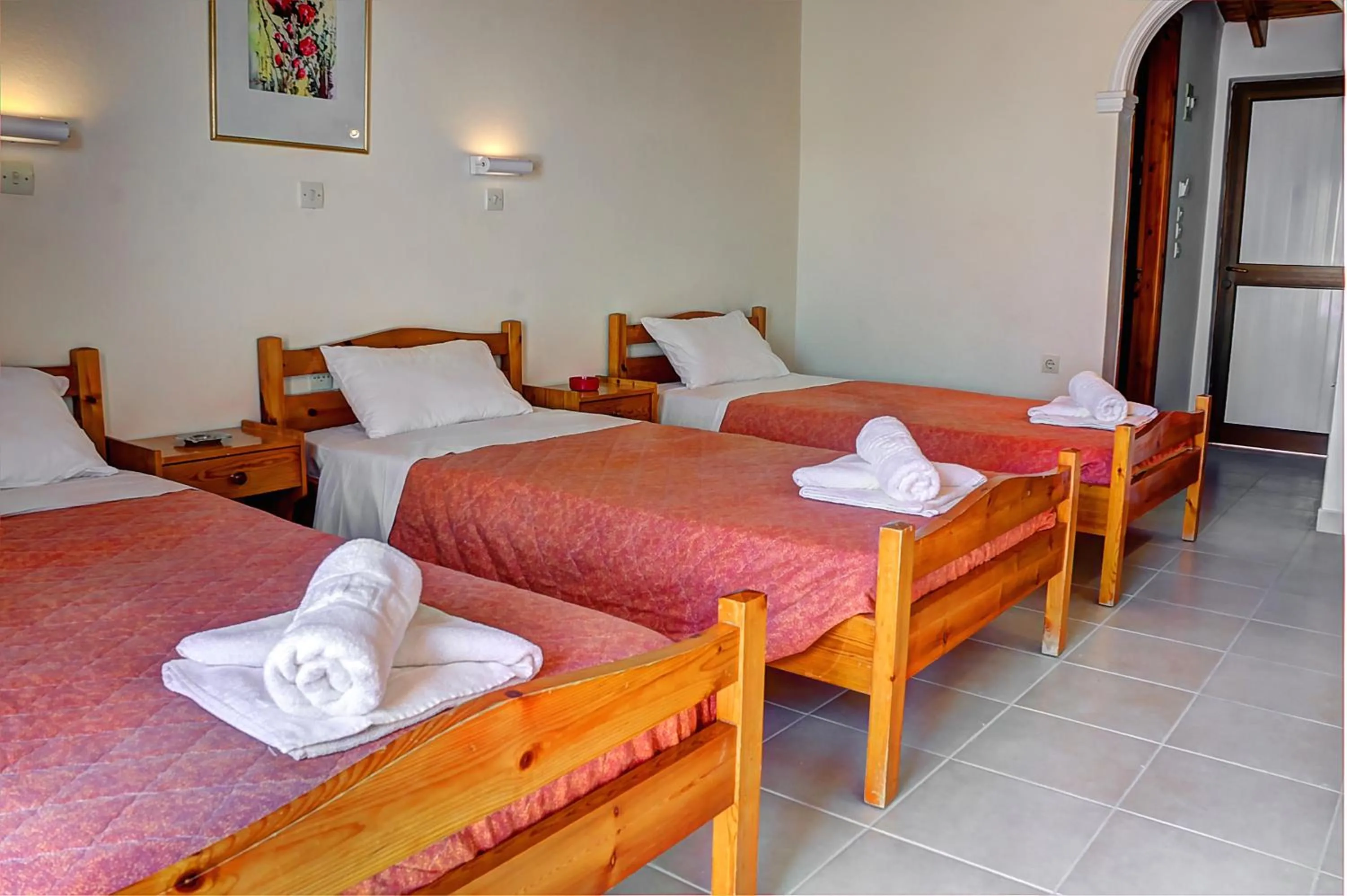 Photo of the whole room in Hotel Benitses Arches