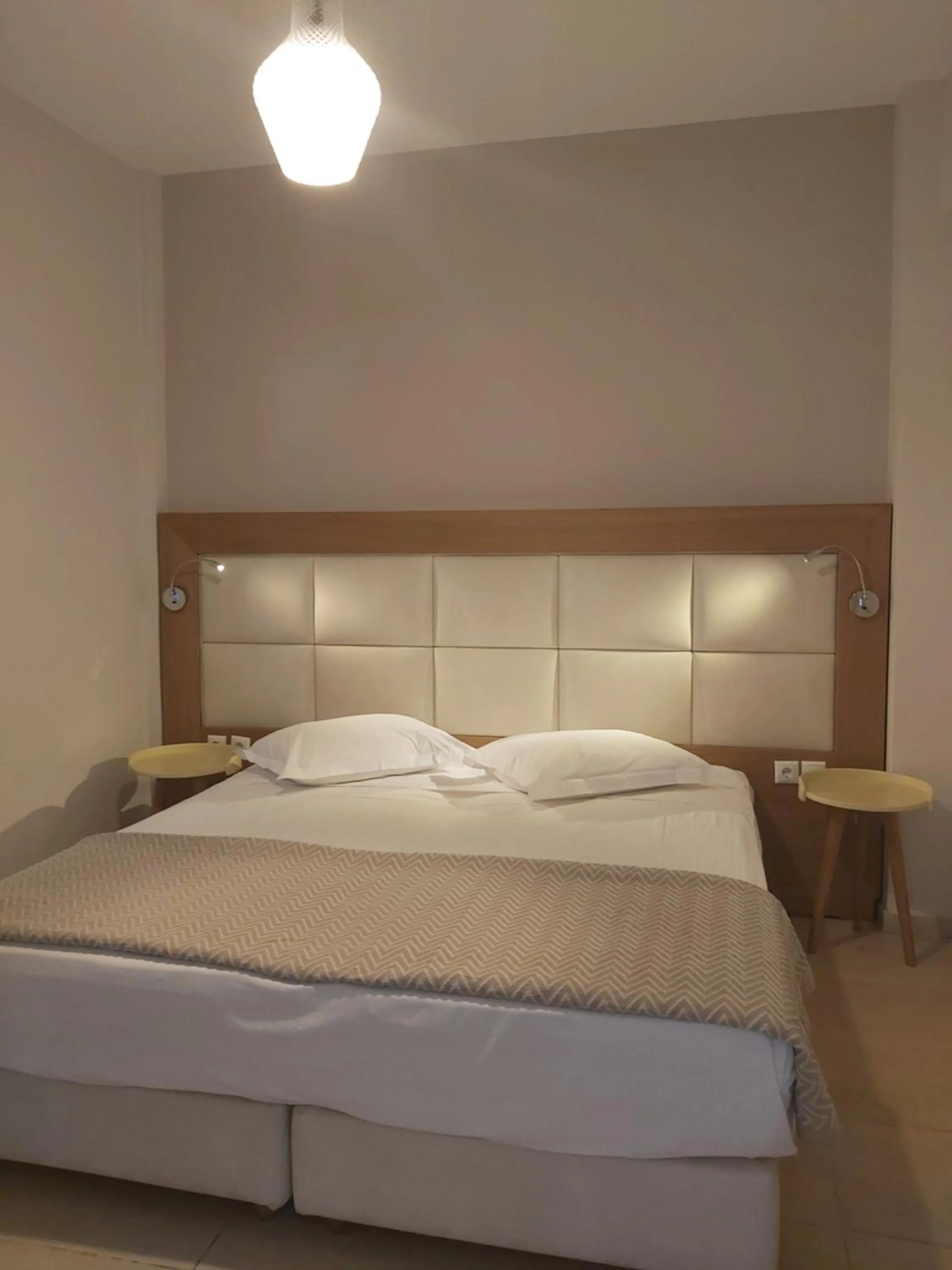 Bed in Villa Roussa City Center