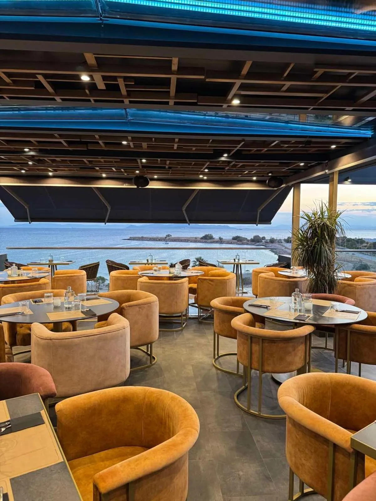 Restaurant/places to eat in Palace Hotel Glyfada