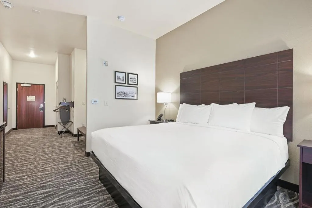 Bed in Cobblestone Hotel & Suites - Mosinee