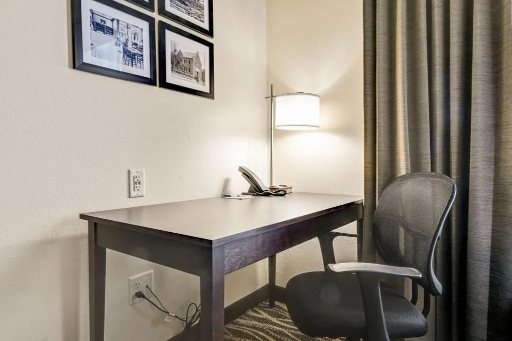 Bedroom in Cobblestone Hotel & Suites - Mosinee