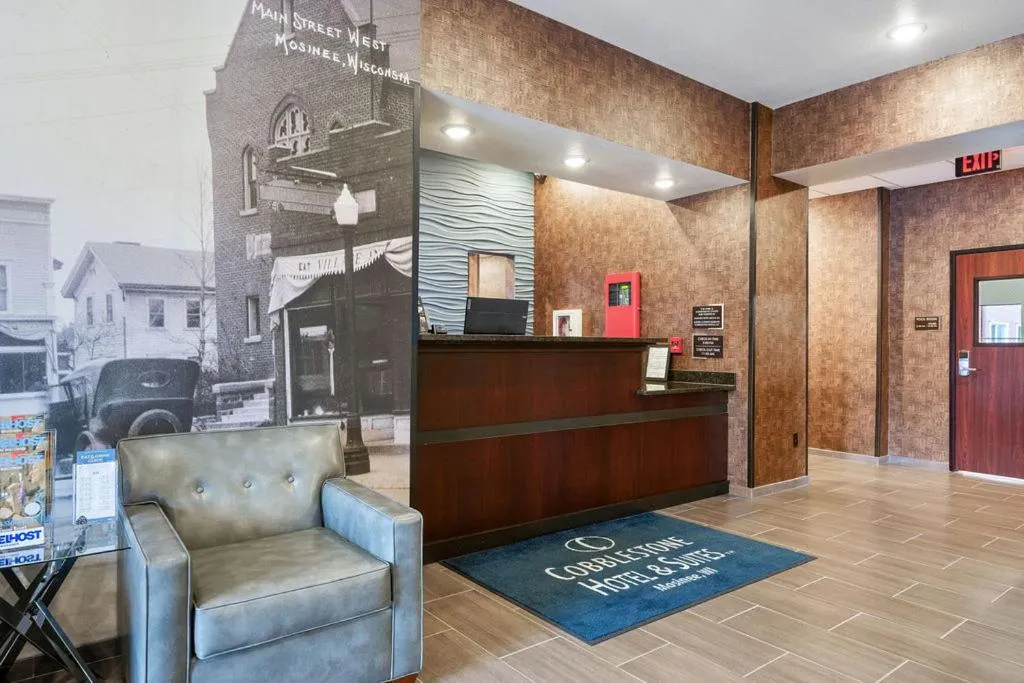 Lobby or reception in Cobblestone Hotel & Suites - Mosinee