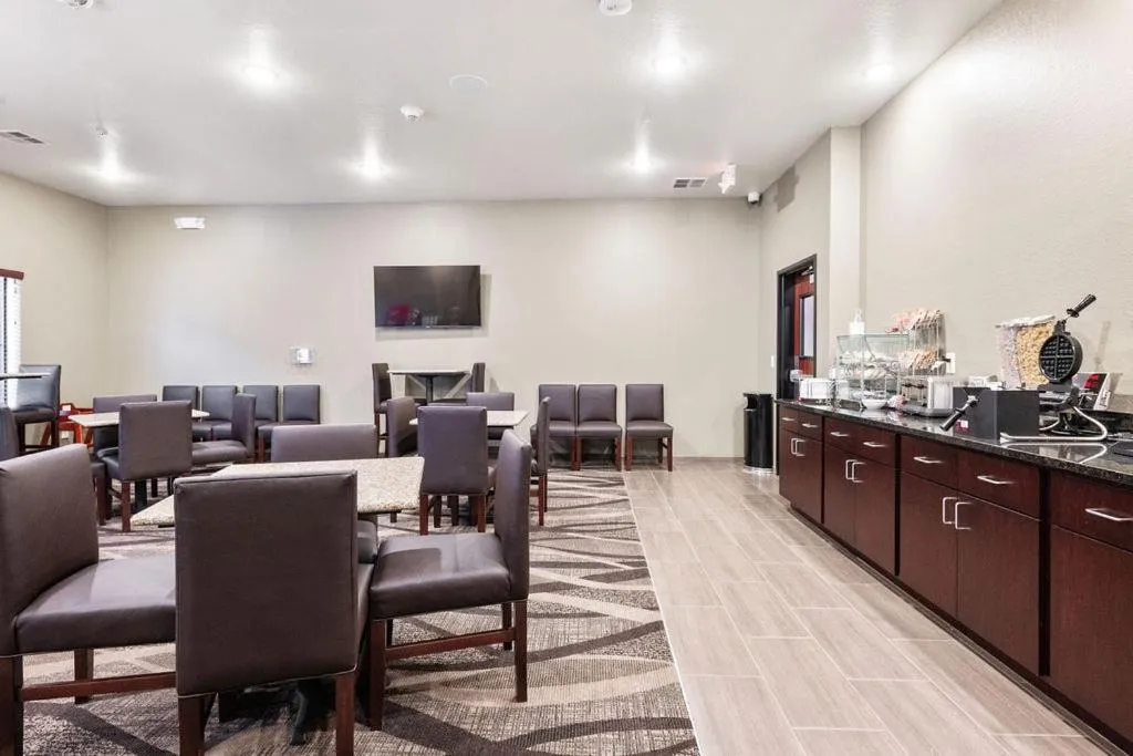 Breakfast in Cobblestone Hotel & Suites - Mosinee