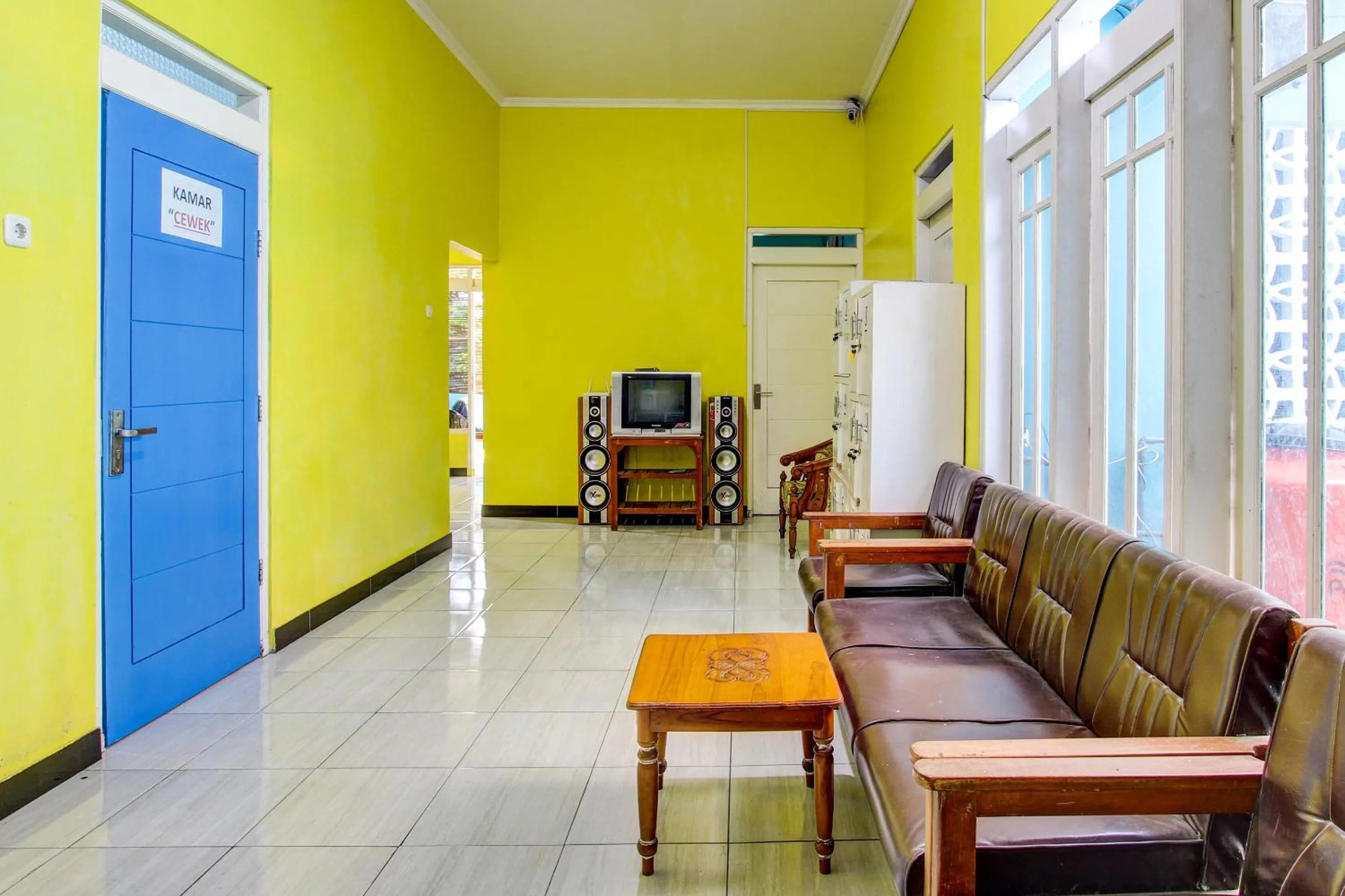 Lobby or reception in Hotel O Lobak Hostel CapsuleNearAyam Goreng Terowongan