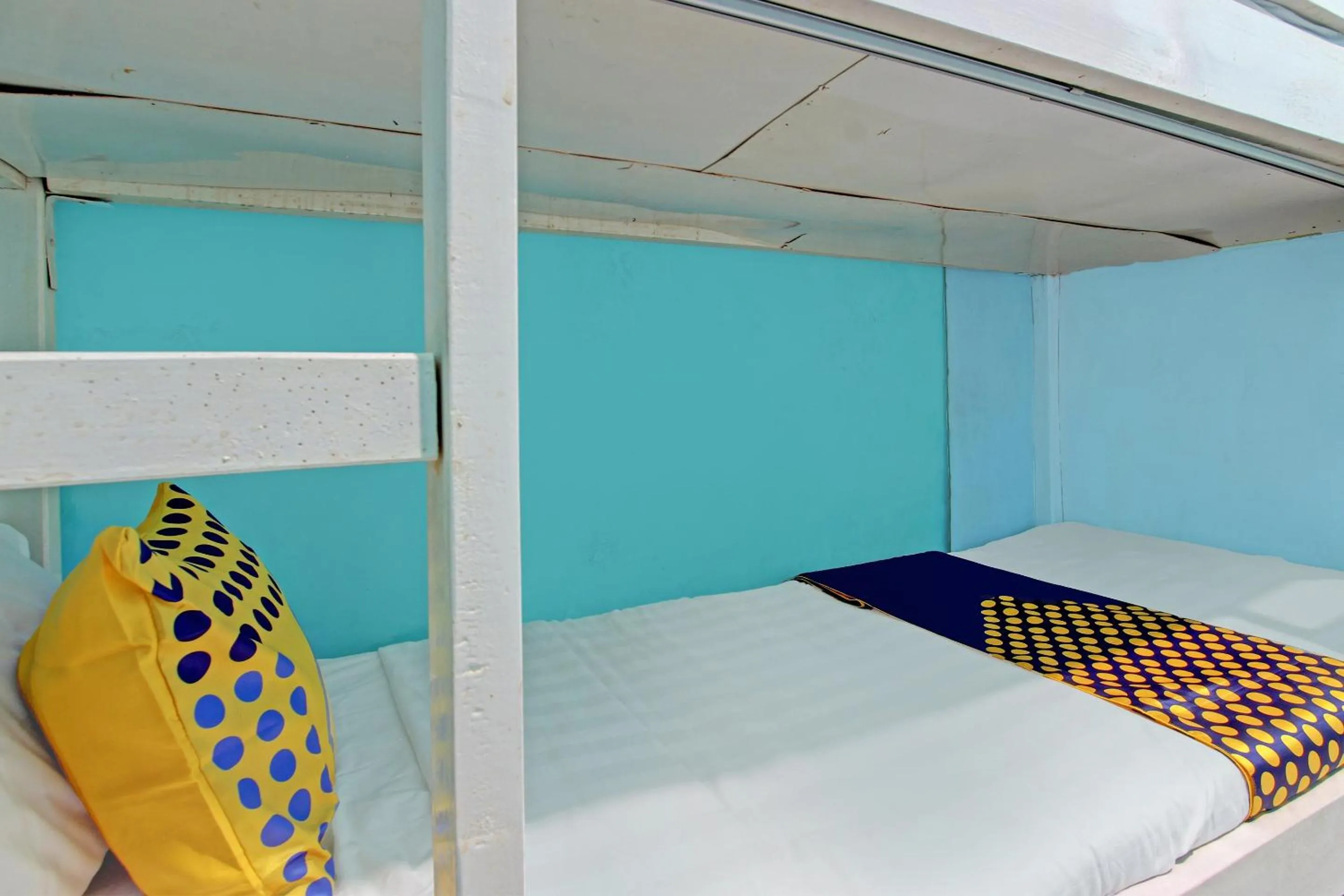 Bedroom, Bed in Hotel O Lobak Hostel CapsuleNearAyam Goreng Terowongan