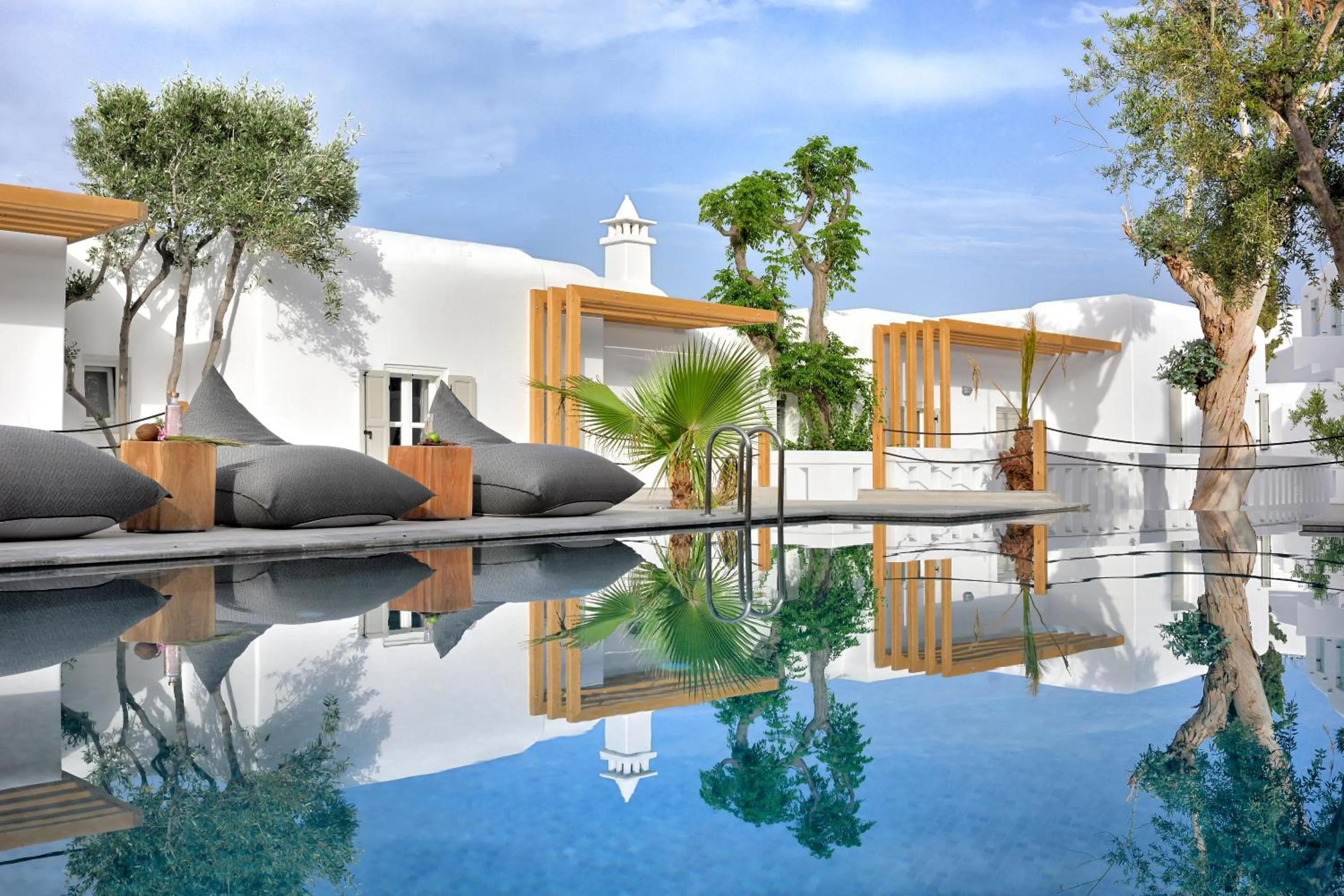 Swimming pool in Petinos Hotel