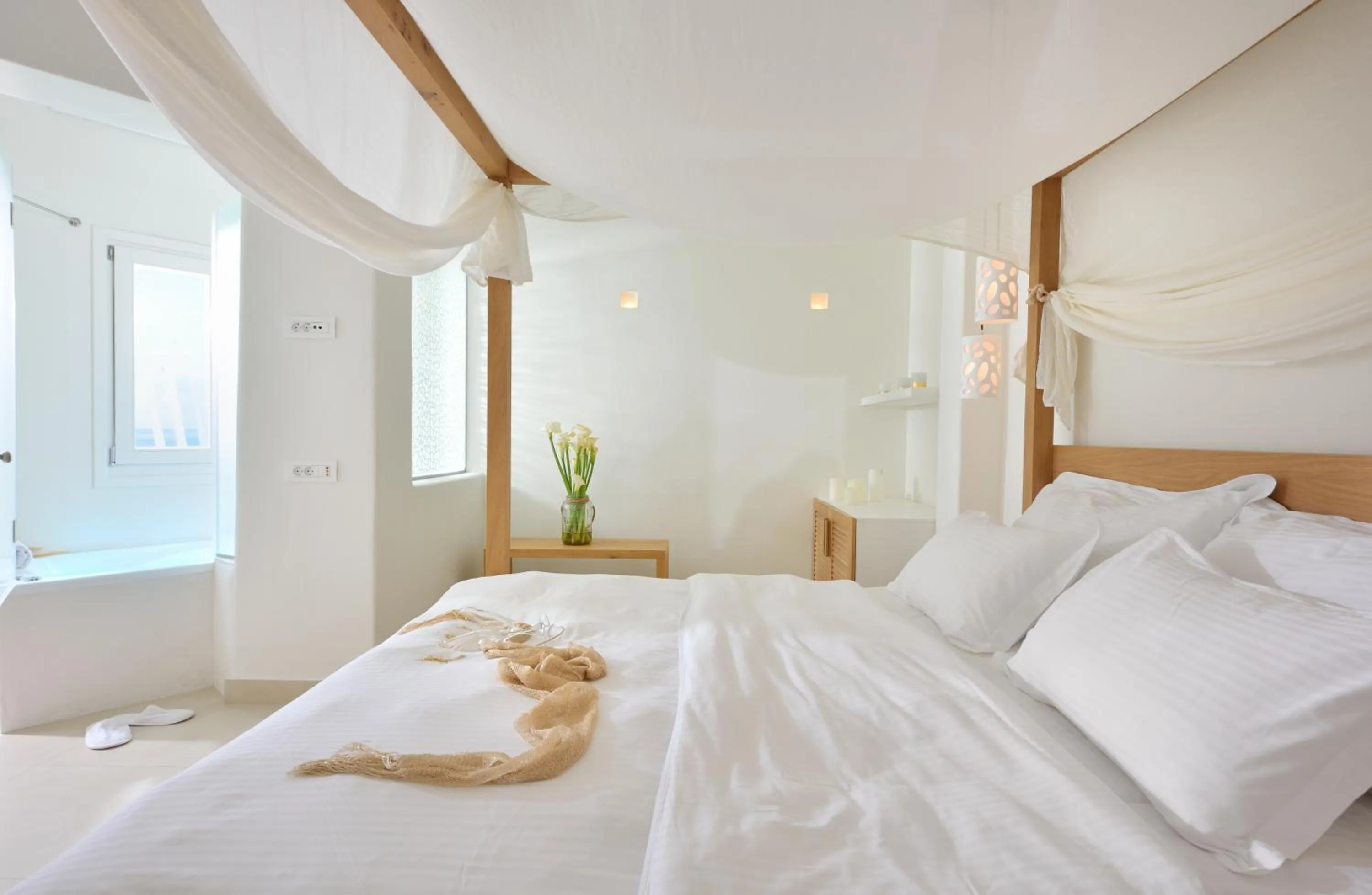 Bed in Petinos Hotel