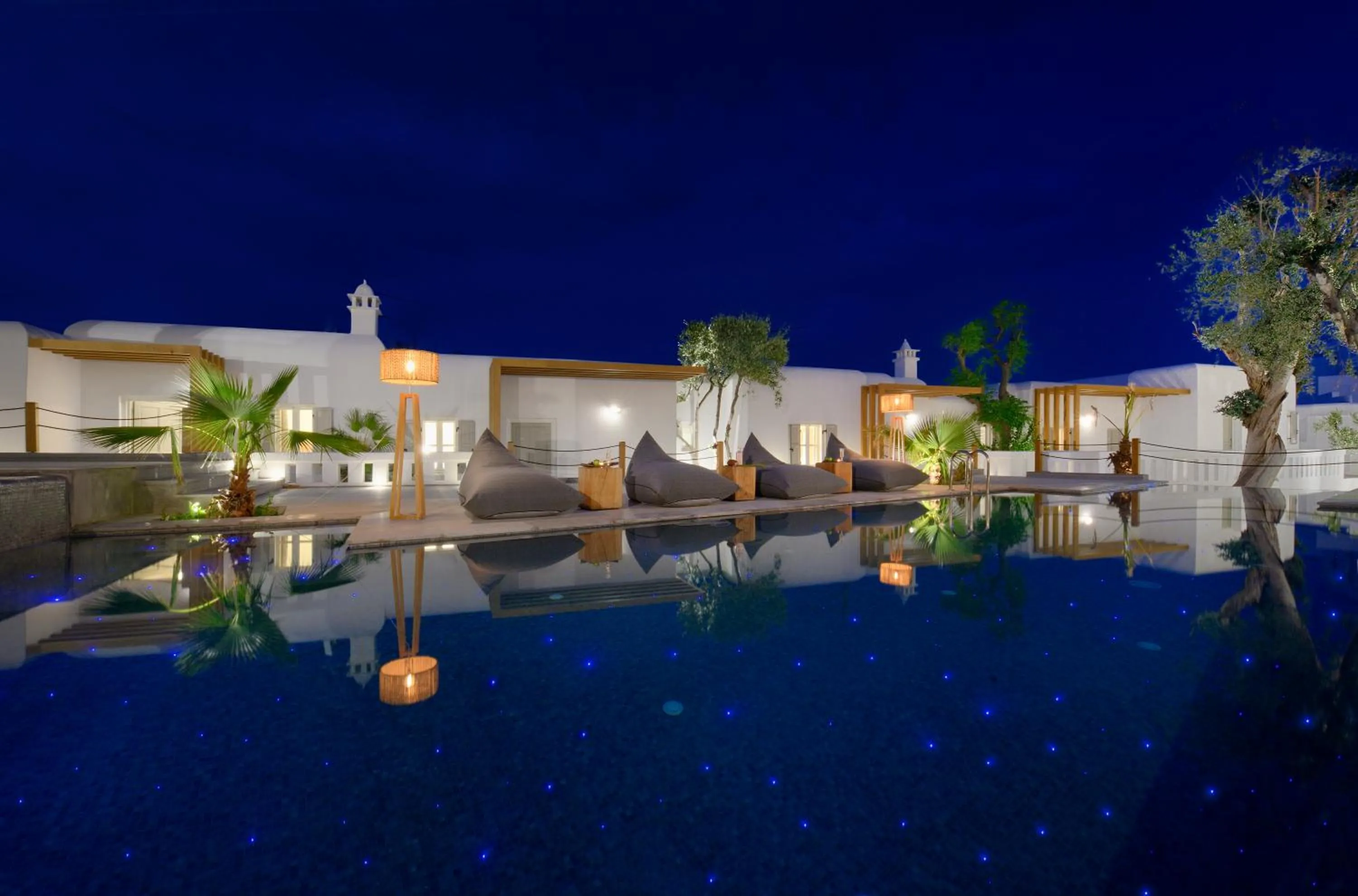 Swimming pool in Petinos Hotel