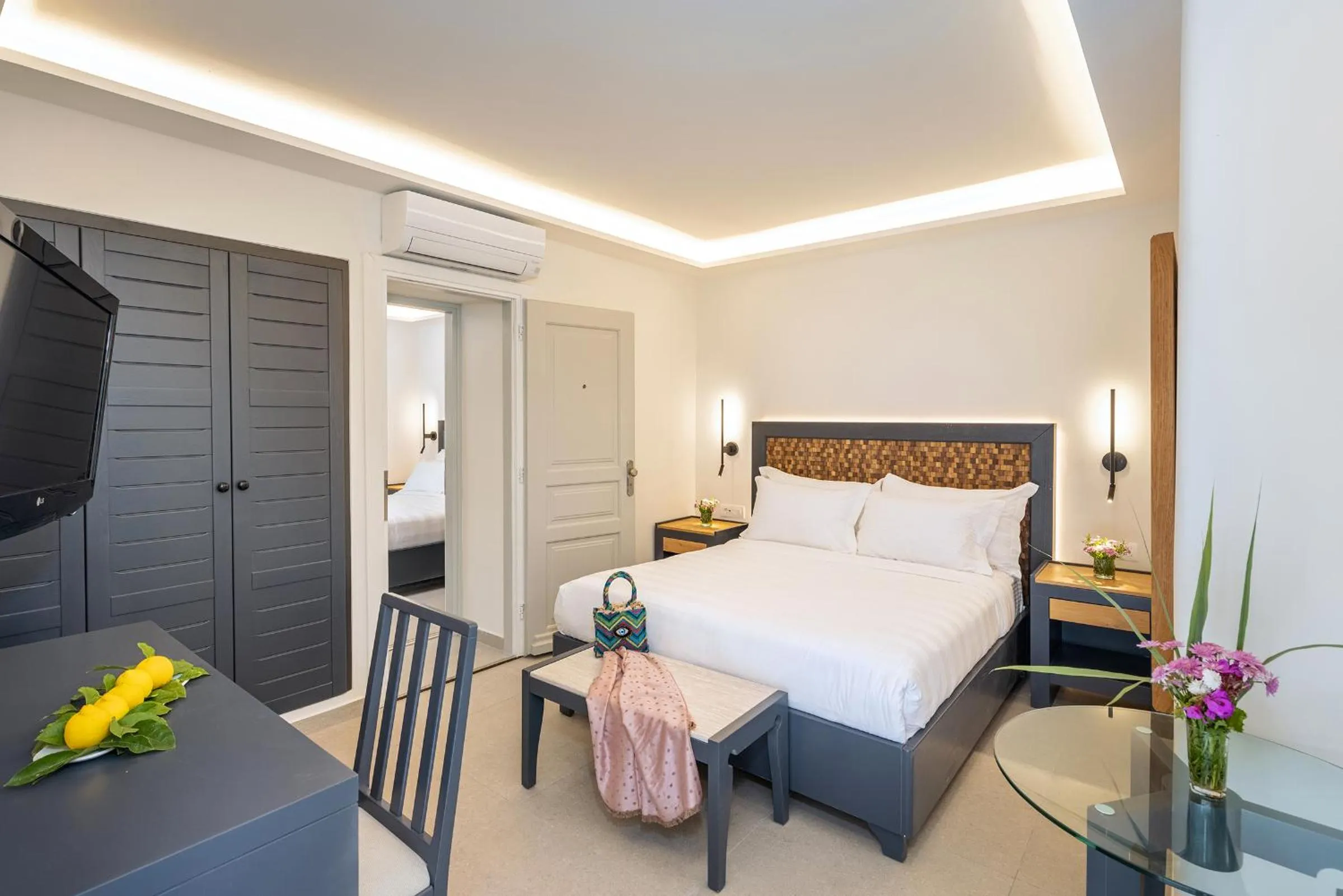 Bed in Petinos Hotel