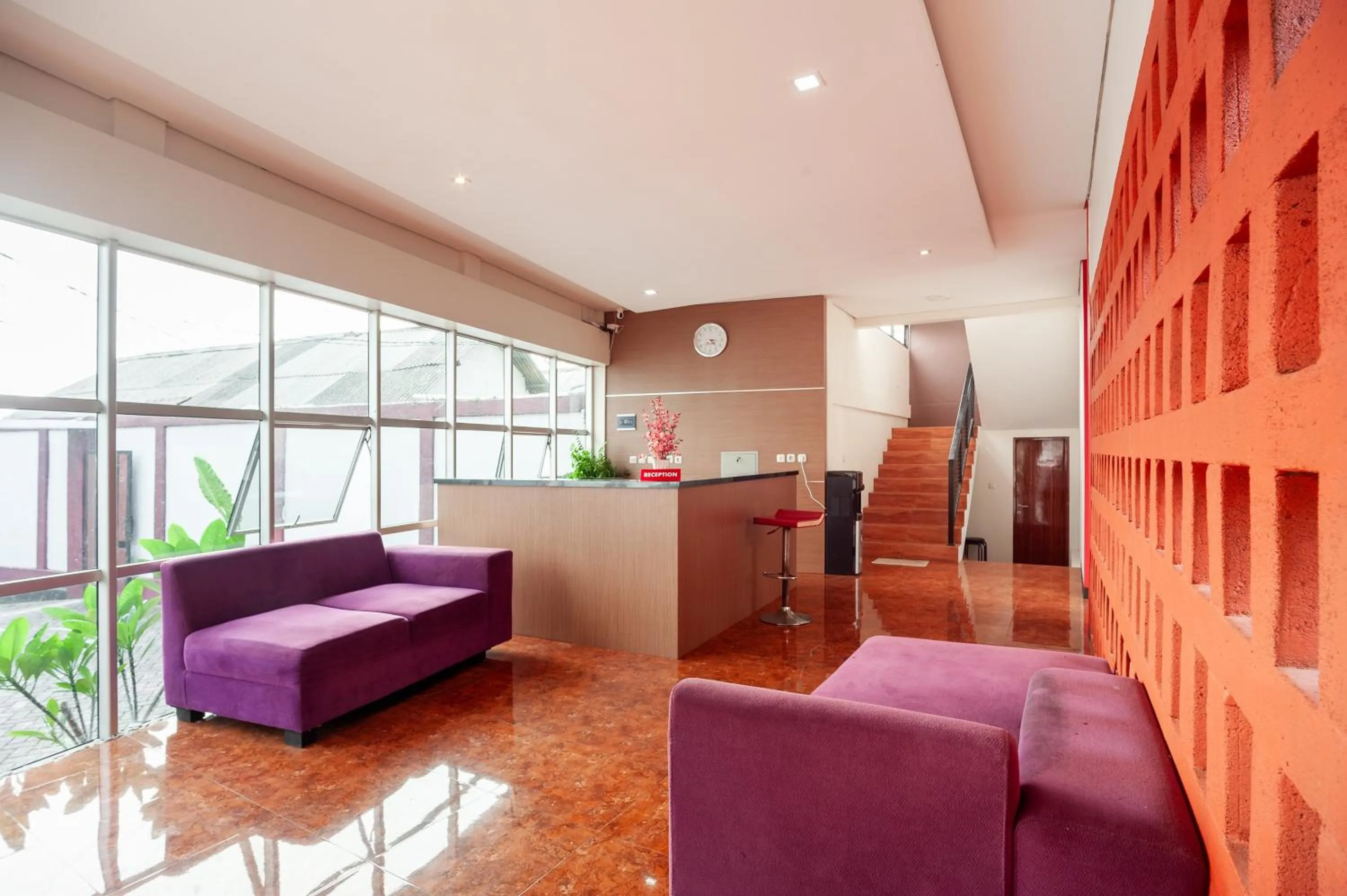 Lobby or reception in Urbanview Hotel Amarilis Sentul Bogor by RedDoorz