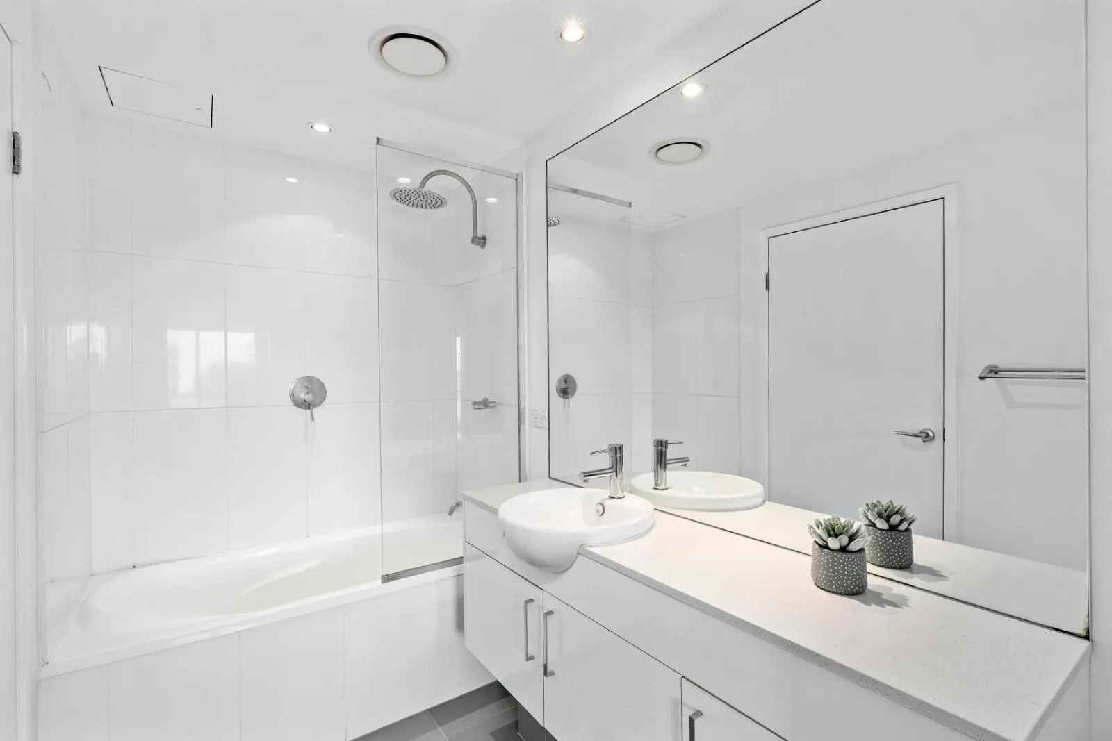 Bathroom in Harbour Quays Apartments