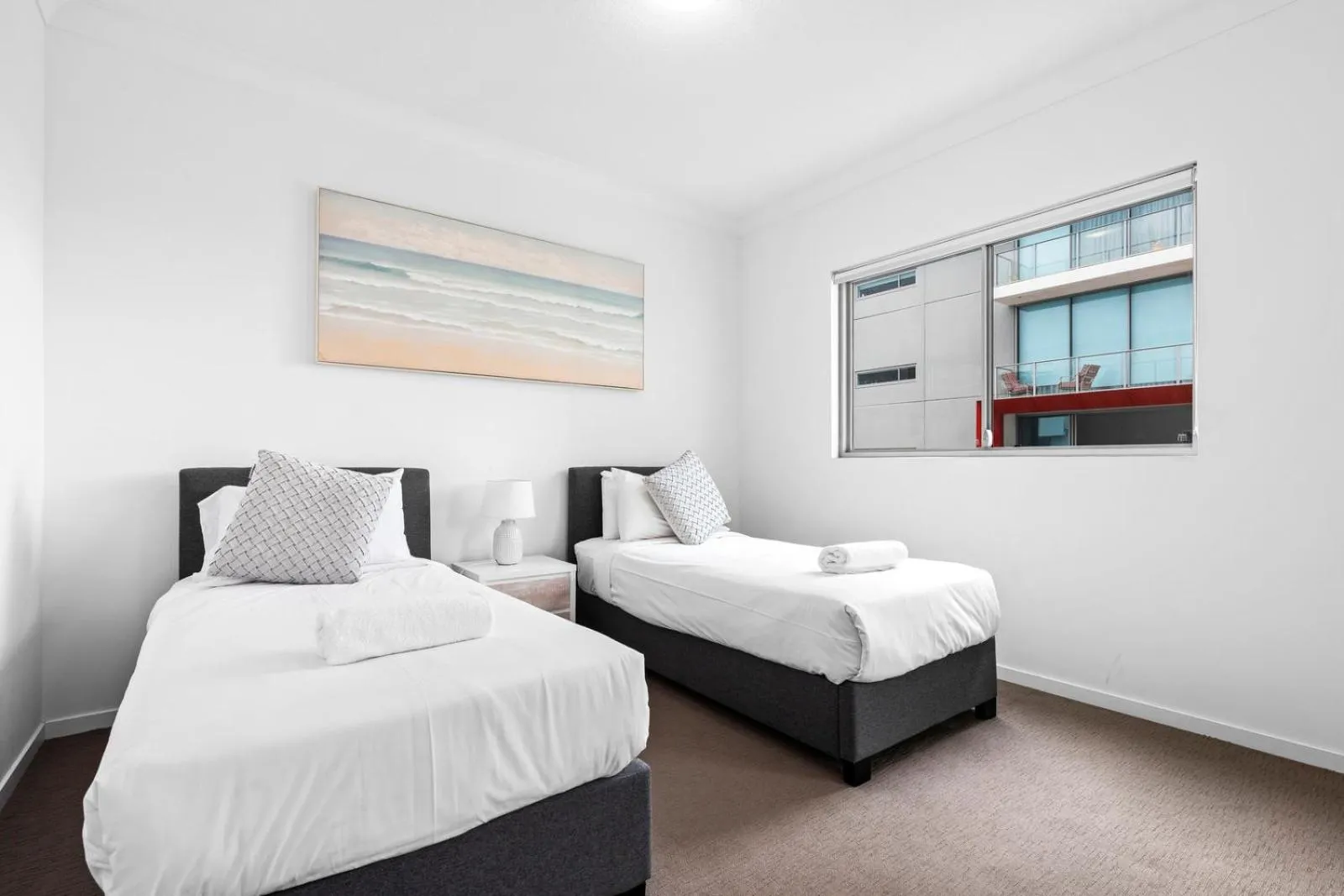 Bedroom, Bed in Harbour Quays Apartments
