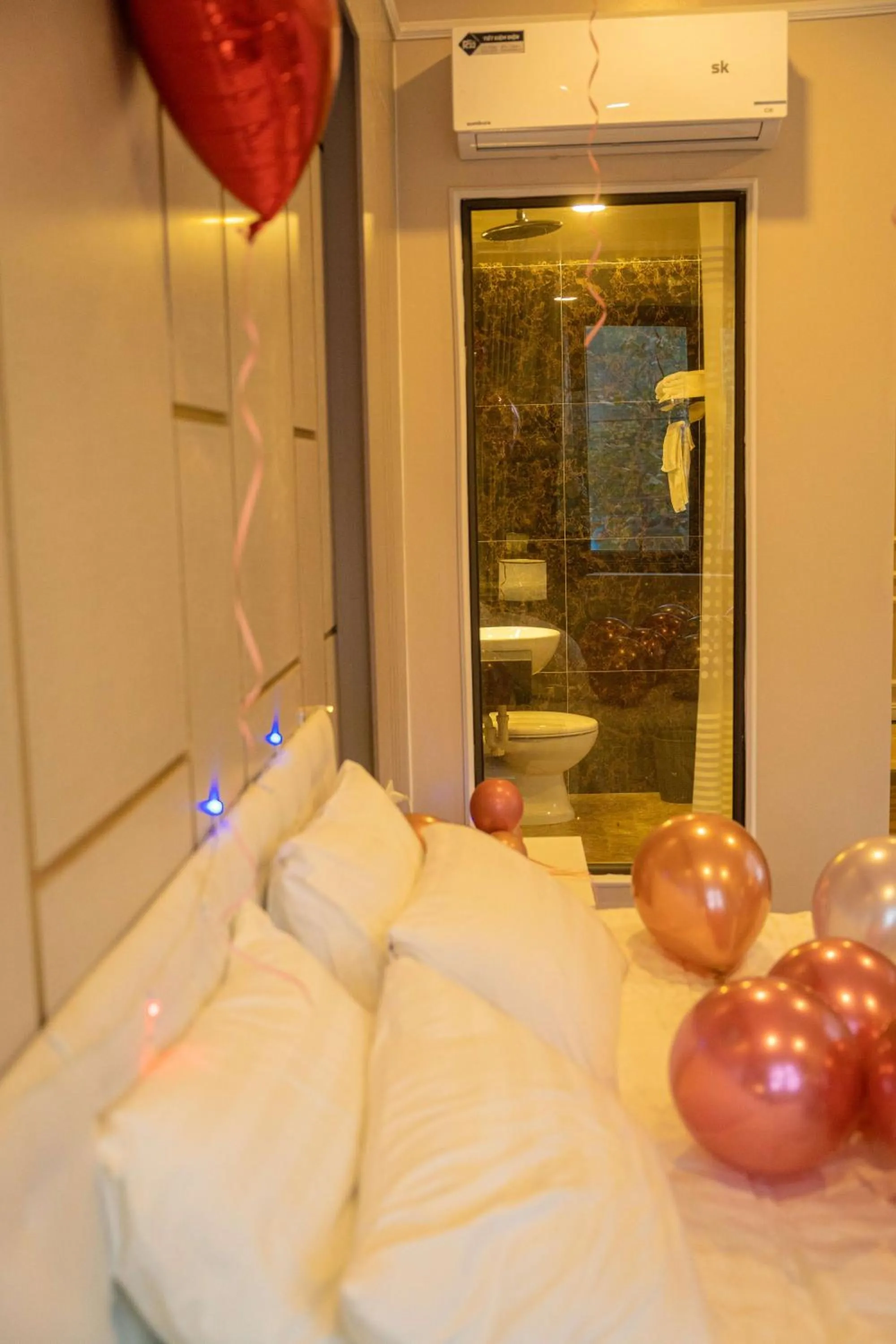 Bed in TRA LINH HOTEL & RESTAURANTs