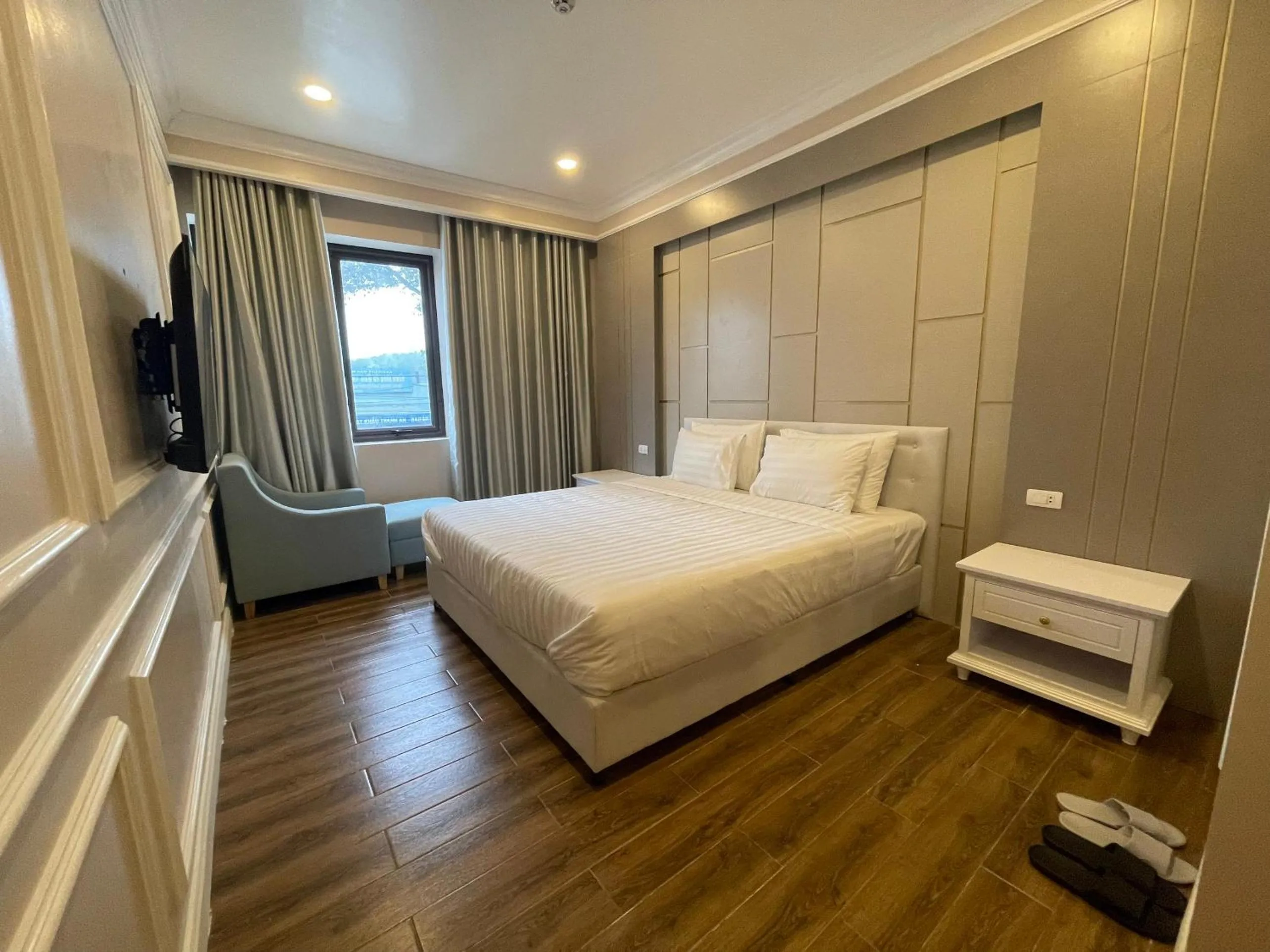 Bed in TRA LINH HOTEL & RESTAURANTs
