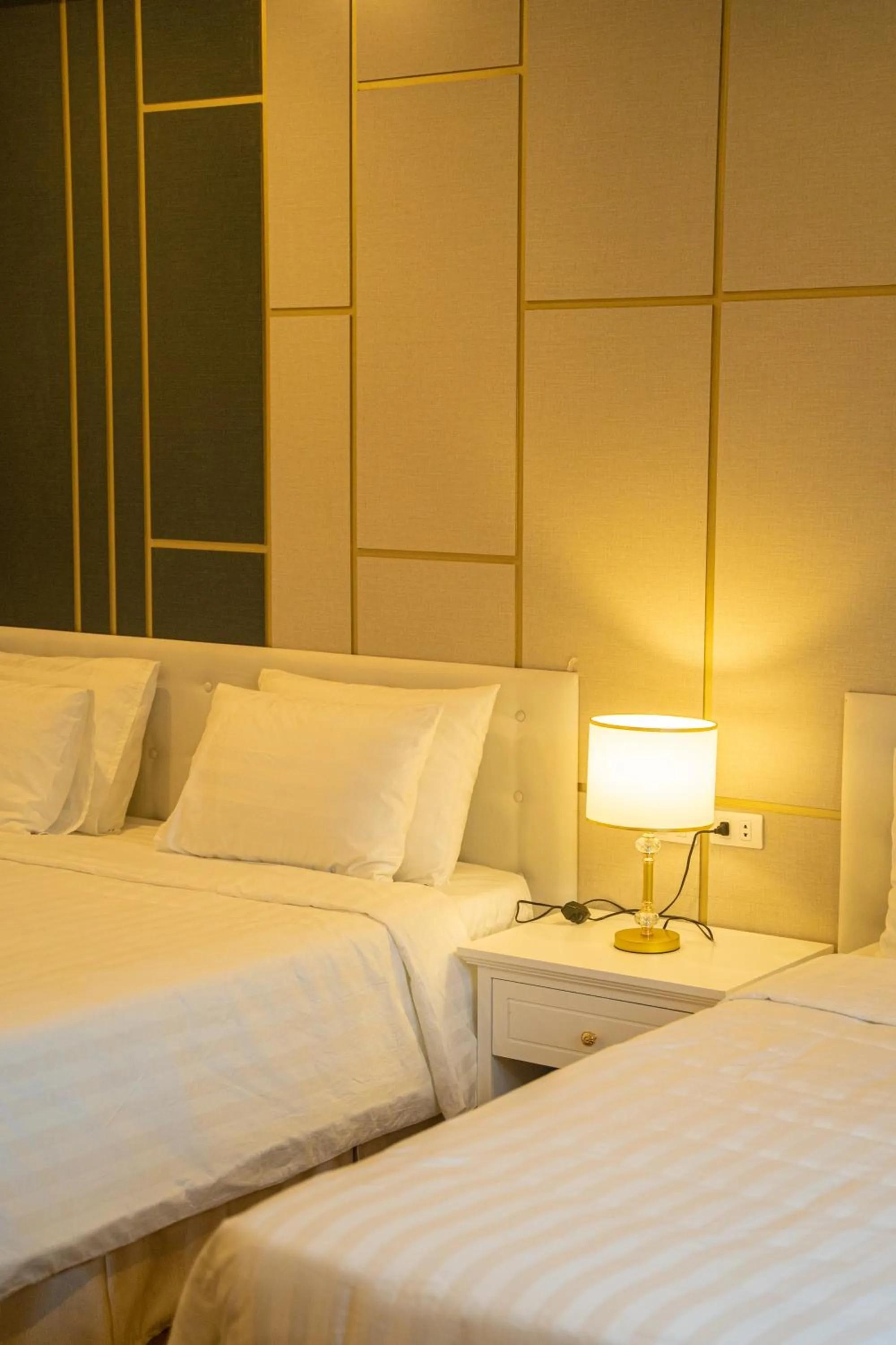 Bed in TRA LINH HOTEL & RESTAURANTs