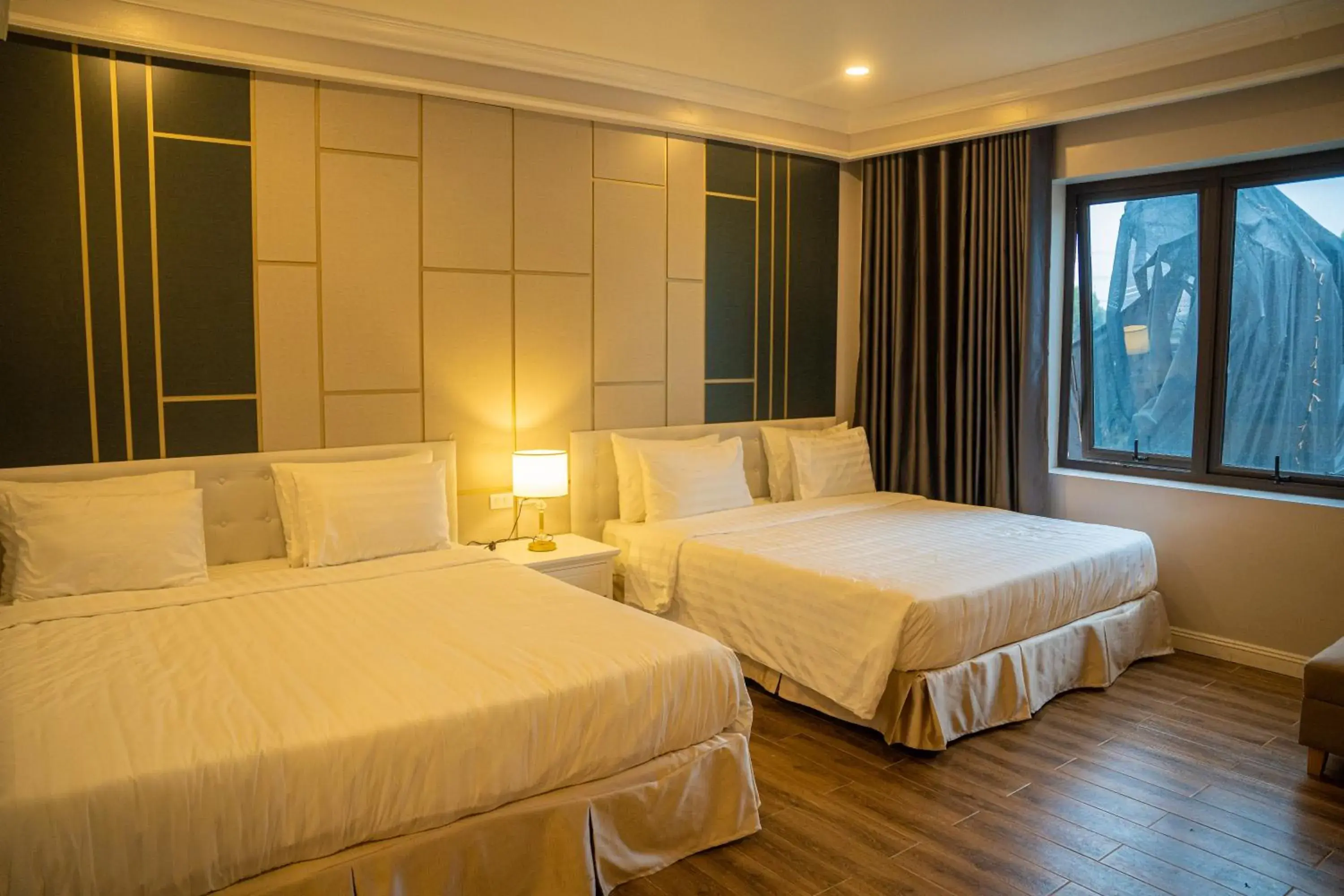 Superior King Room - single occupancy in TRA LINH HOTEL & RESTAURANTs Superior King Room - single occupancy in TRA LINH HOTEL & RESTAURANTs
