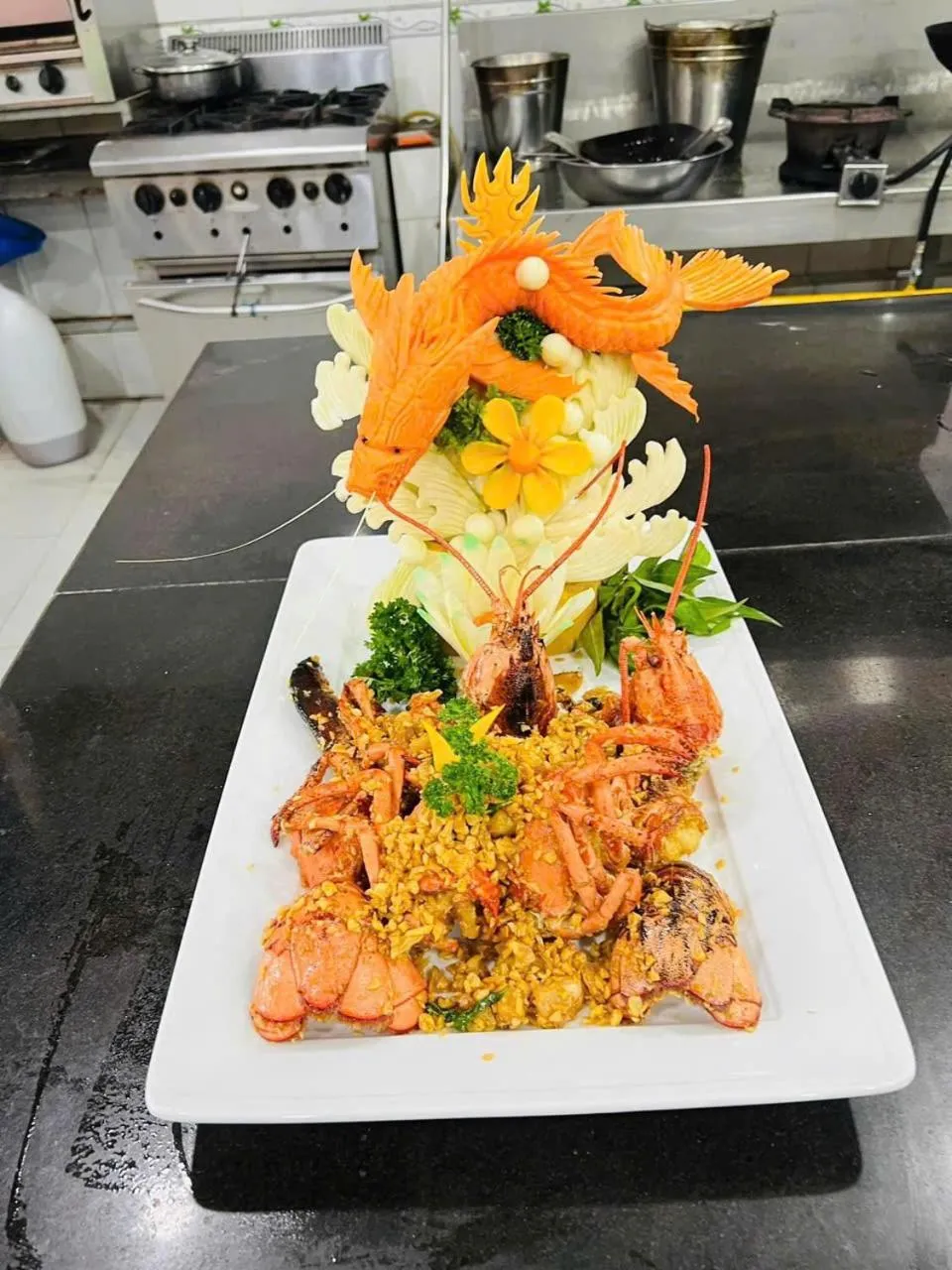 TRA LINH HOTEL & RESTAURANTs