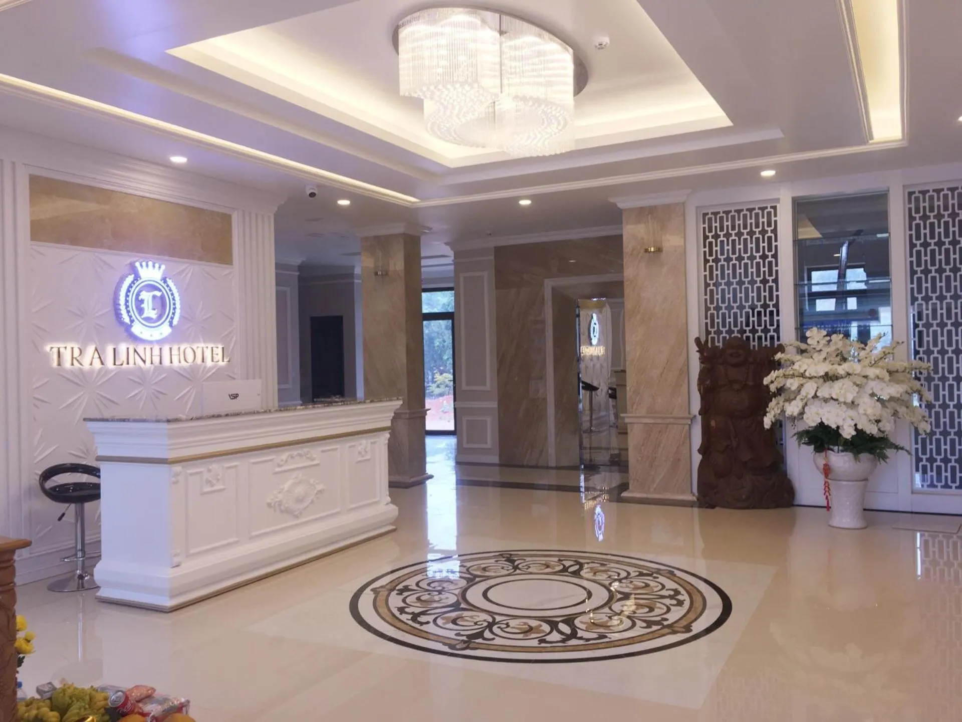 Lobby or reception in TRA LINH HOTEL & RESTAURANTs