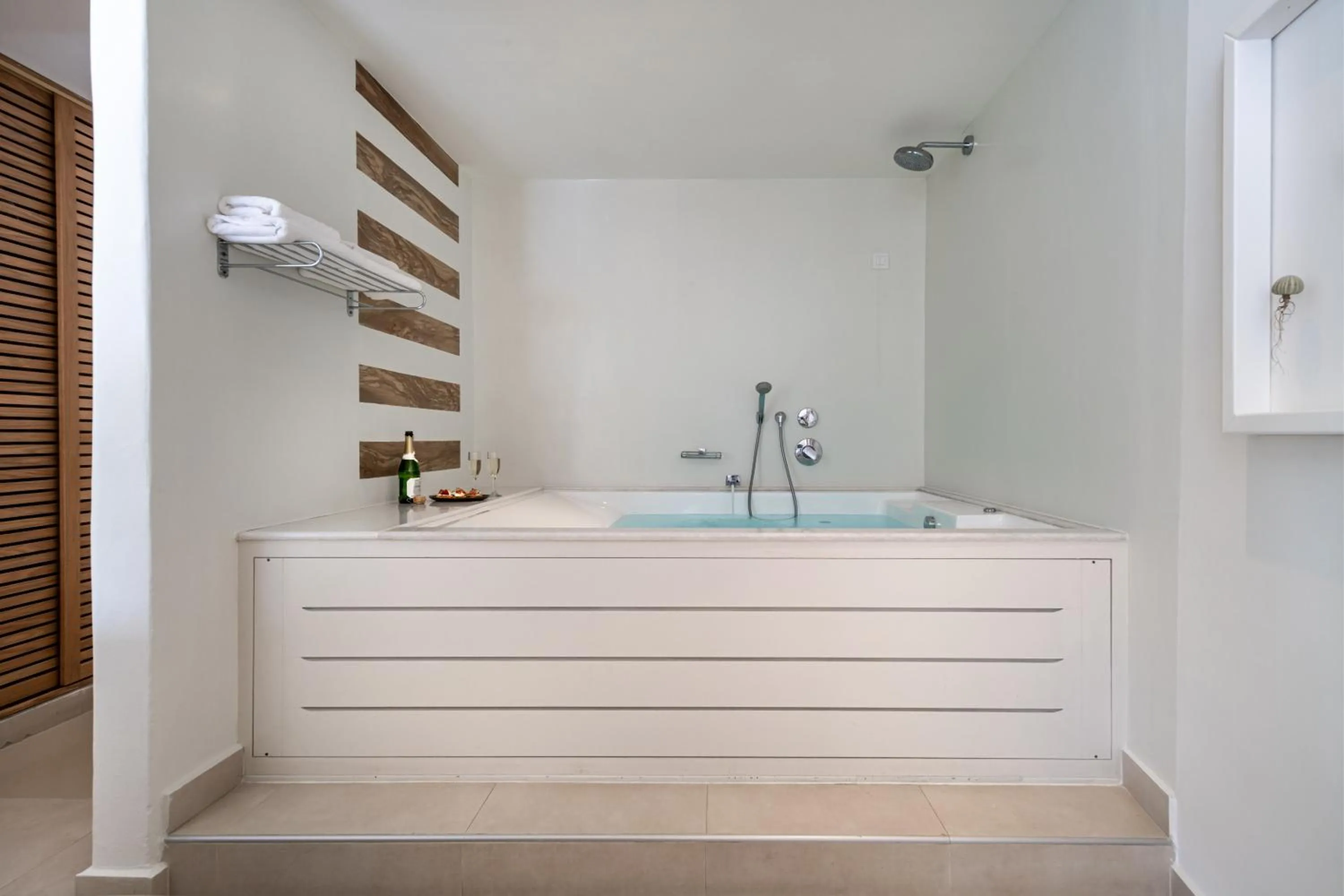 Hot Tub in Nissaki Boutique Hotel