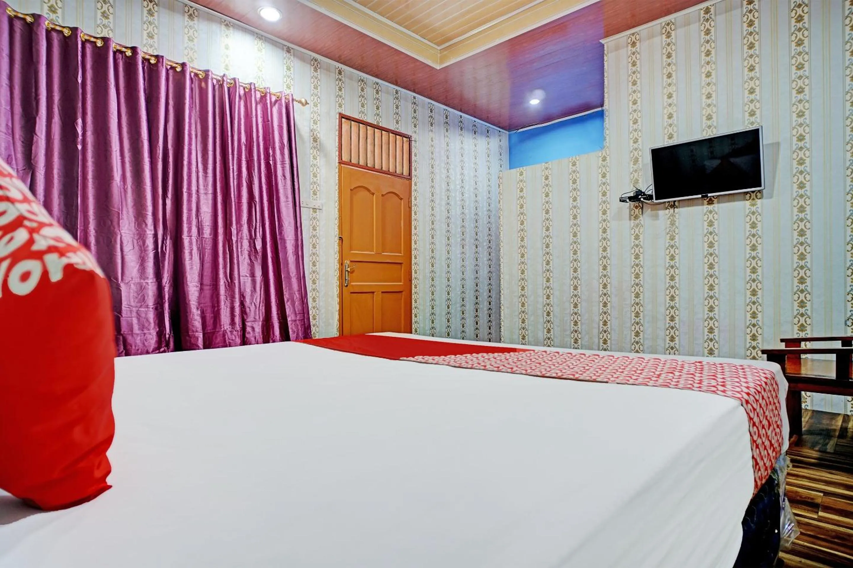 Bedroom, Bed in Hotel O Taman Wisata Iman Ii Near Taman Wisata Iman Sitinjo
