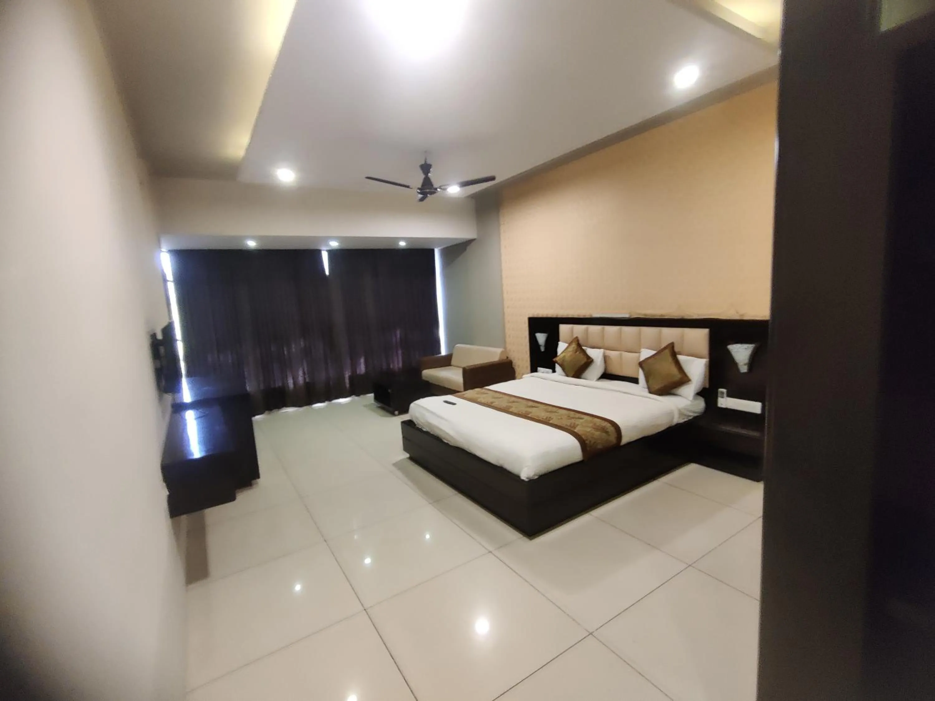 Bed in HOTEL RESTANDVIEW