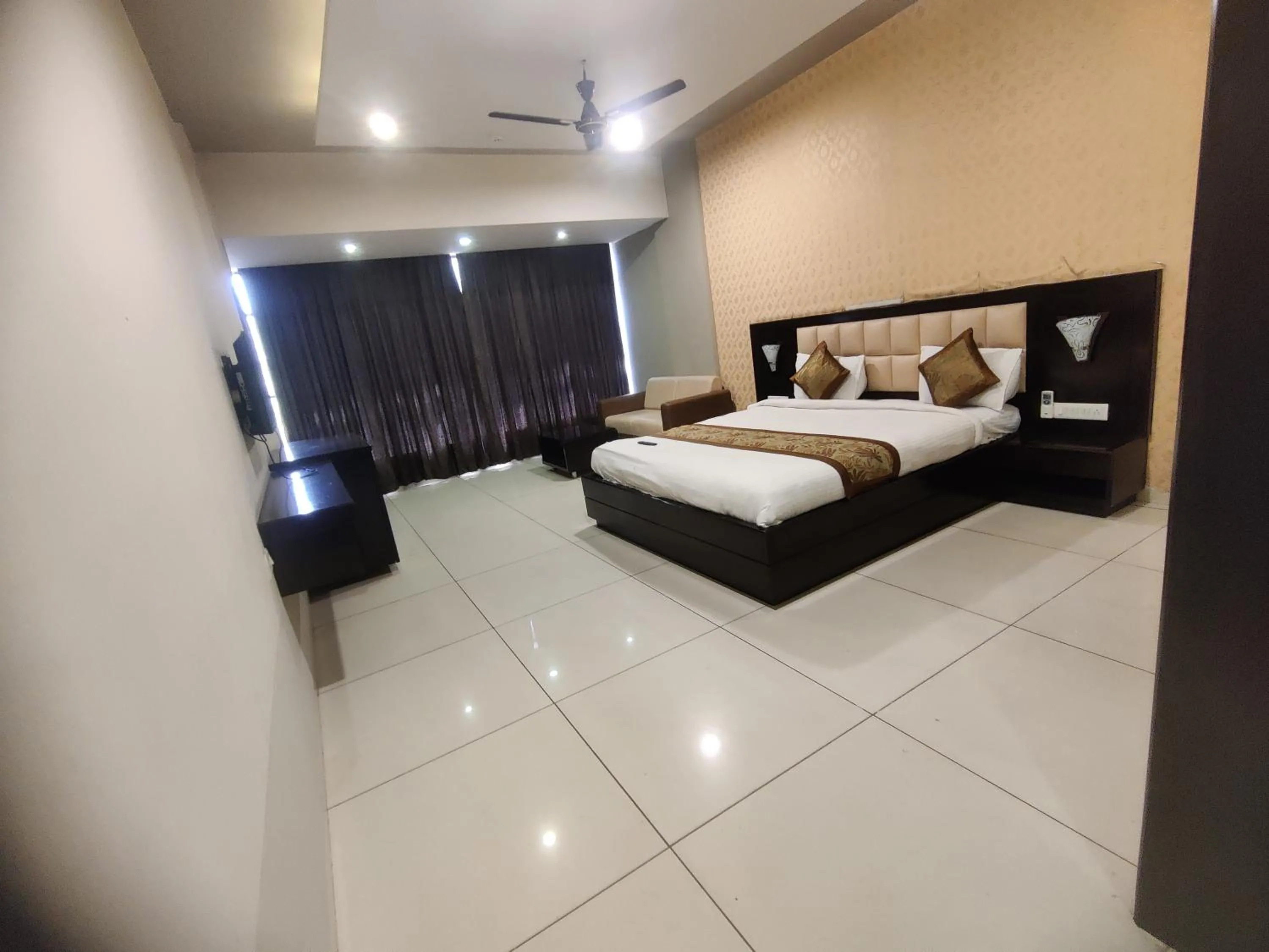 Bed in HOTEL RESTANDVIEW