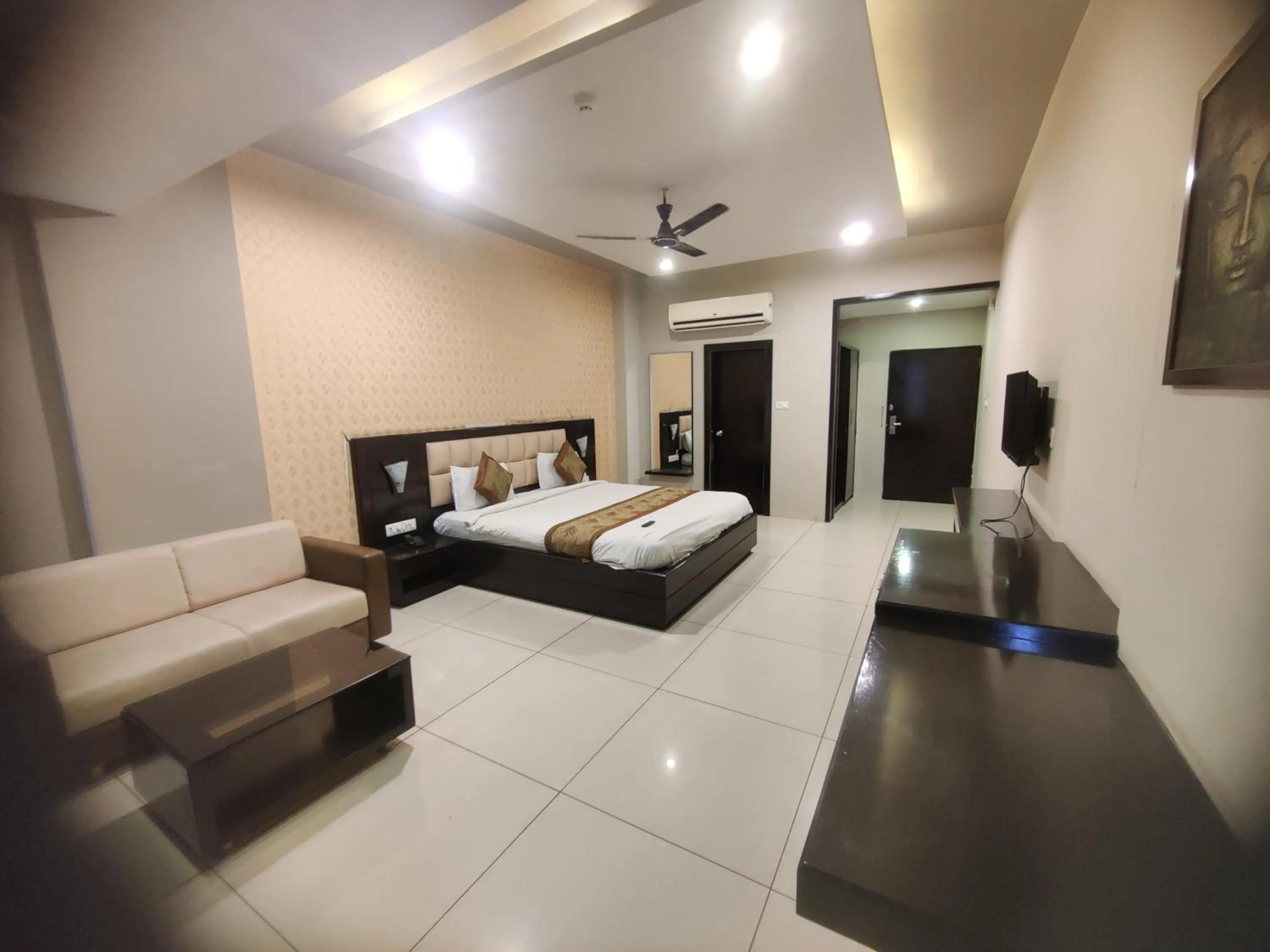 Bed in HOTEL RESTANDVIEW