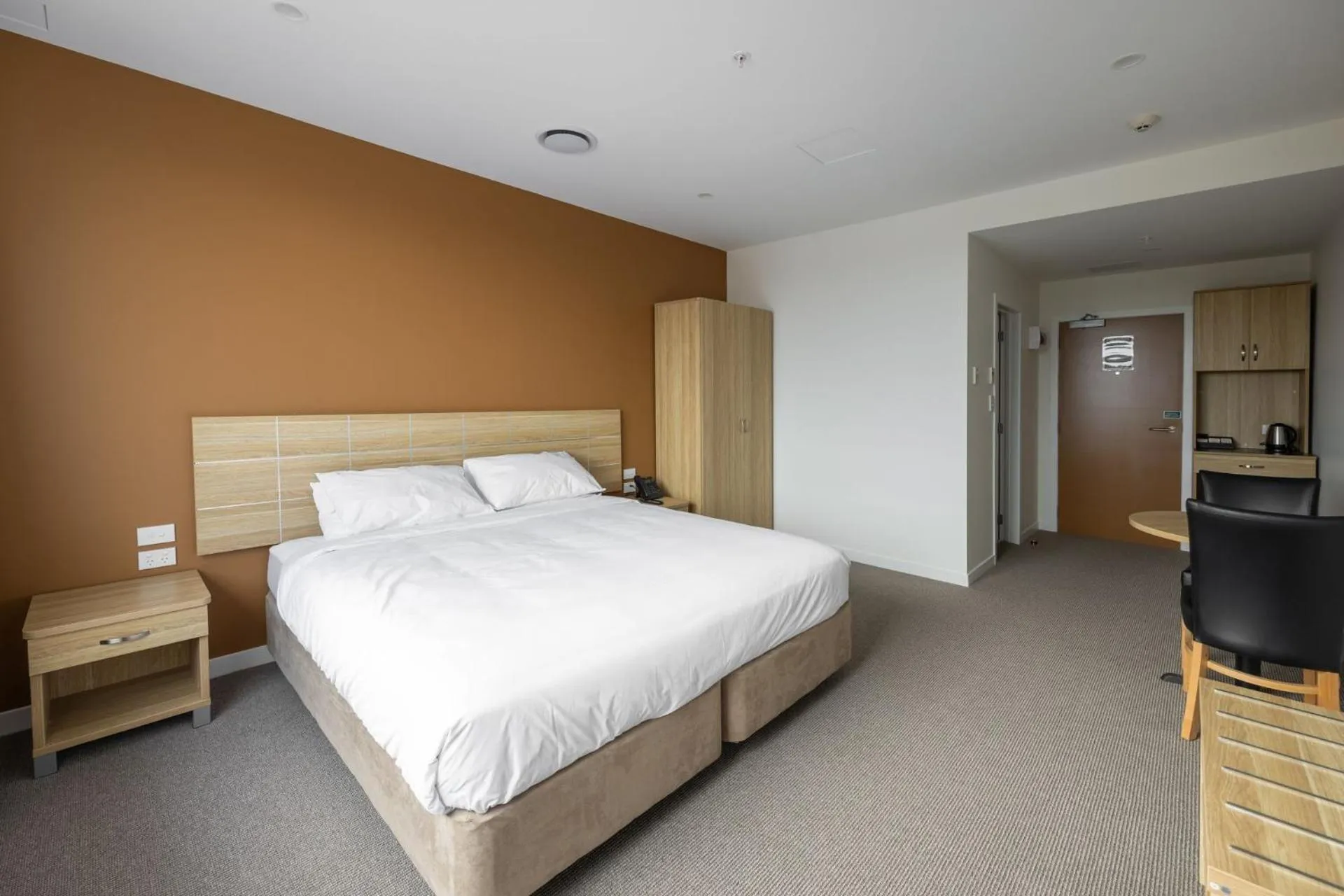 Bed in Manha Hotel Auckland Airport