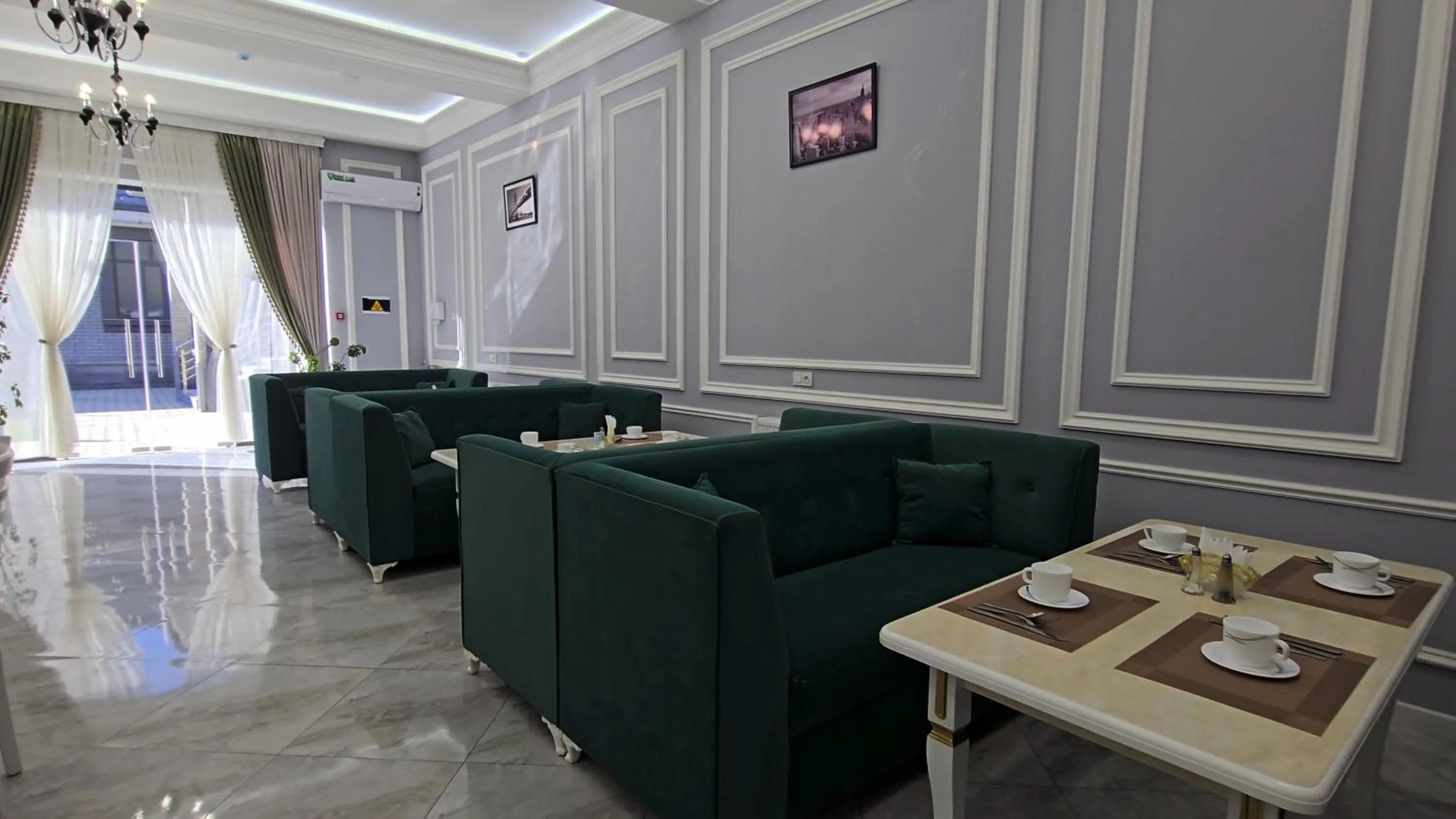 Restaurant/places to eat in OLD STATION HOTEL