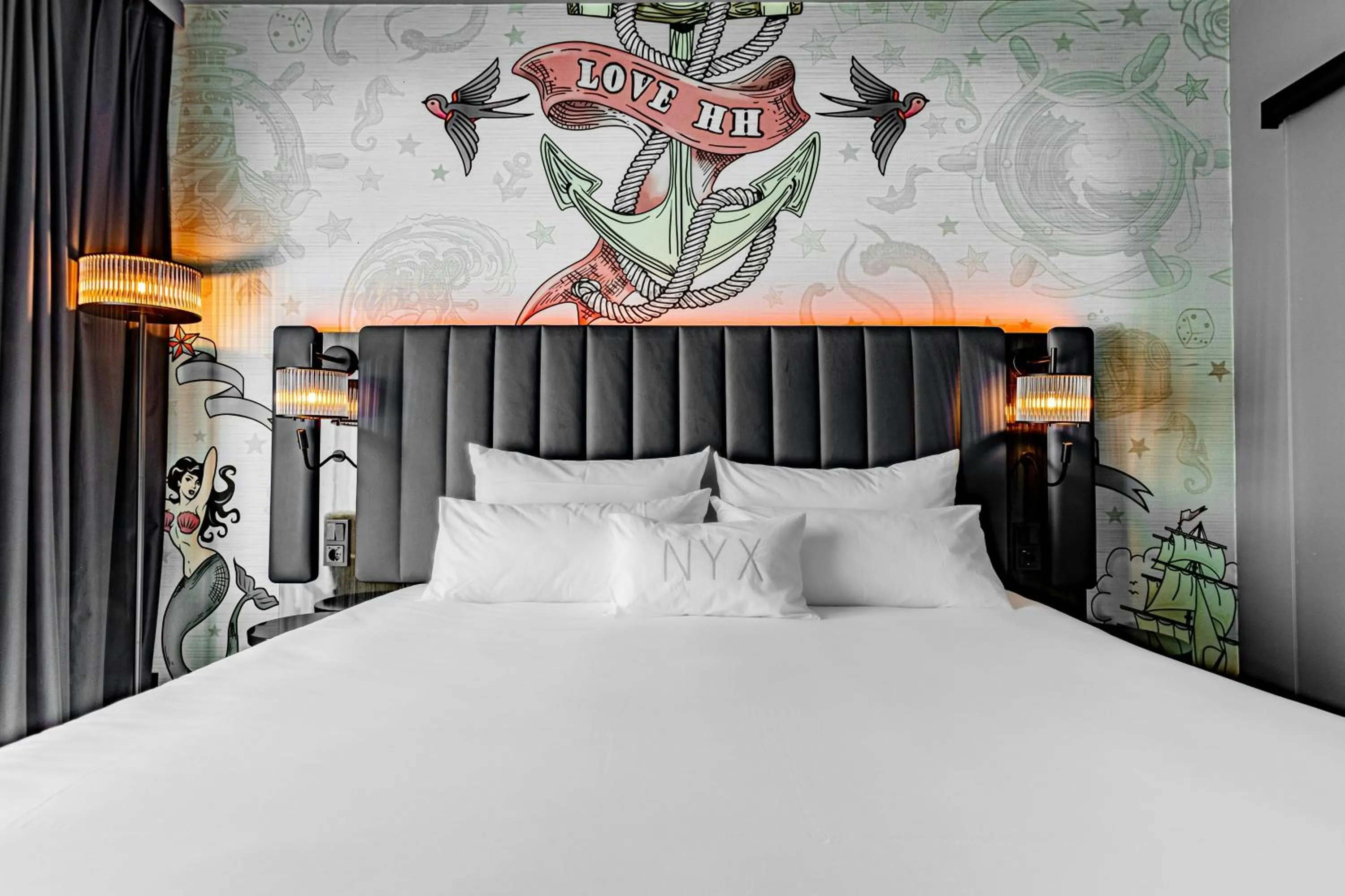 Photo of the whole room, Bed in NYX Hotel Hamburg by Leonardo Hotels
