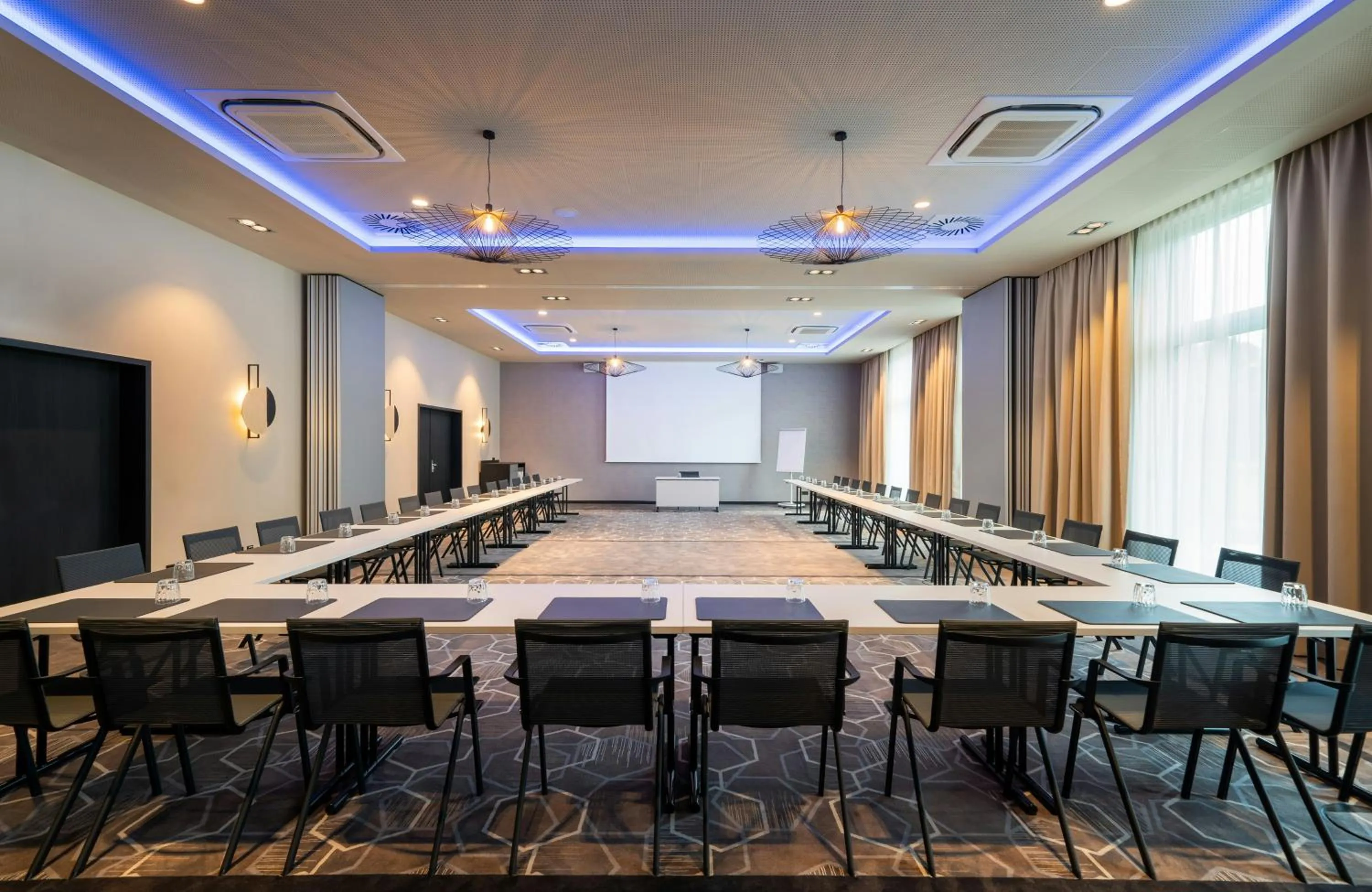 Meeting/conference room in Leonardo Royal Hotel Cologne Bonn Airport