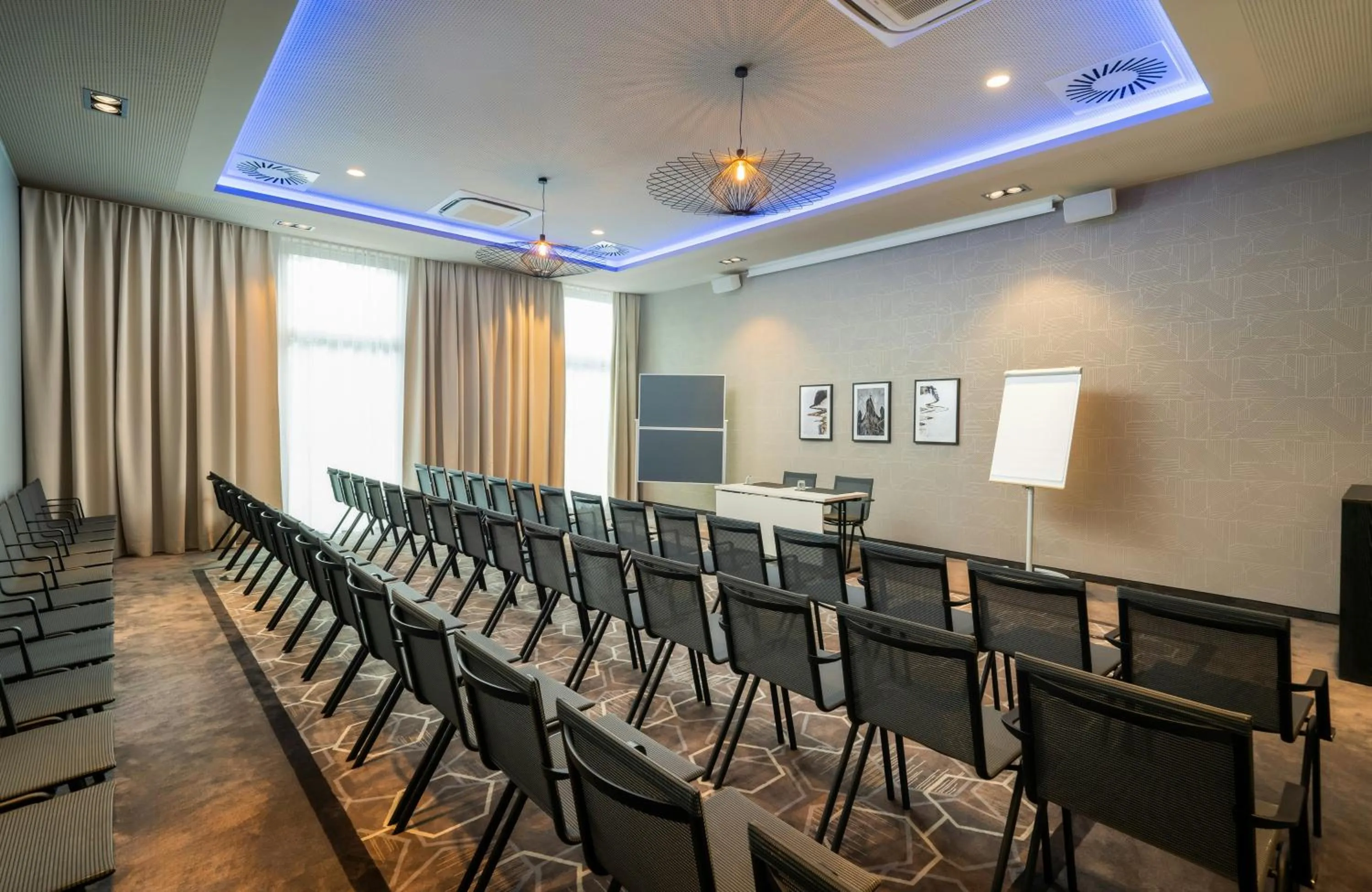 Meeting/conference room in Leonardo Royal Hotel Cologne Bonn Airport