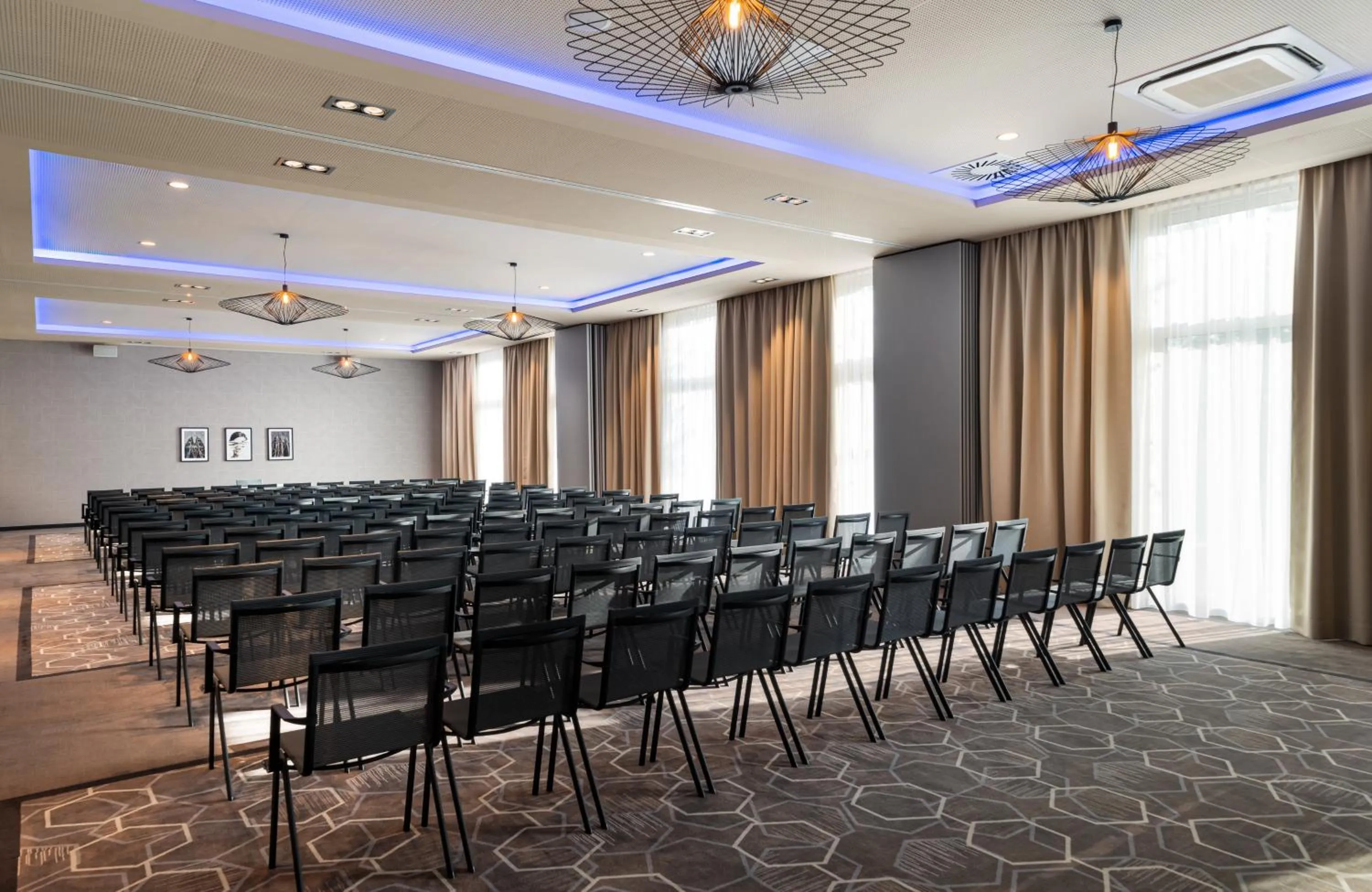 Meeting/conference room in Leonardo Royal Hotel Cologne Bonn Airport