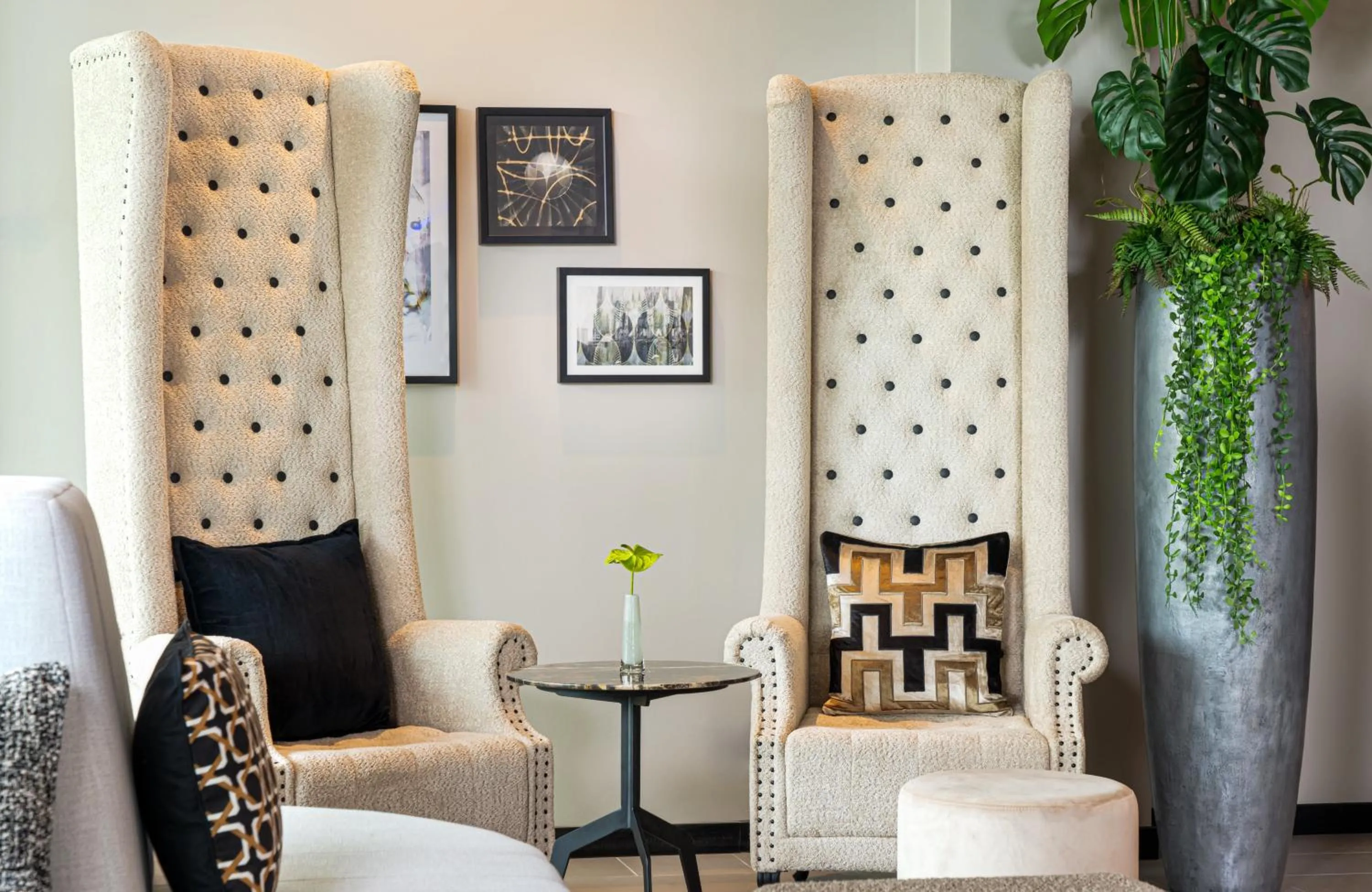 Lobby or reception in Leonardo Royal Hotel Cologne Bonn Airport