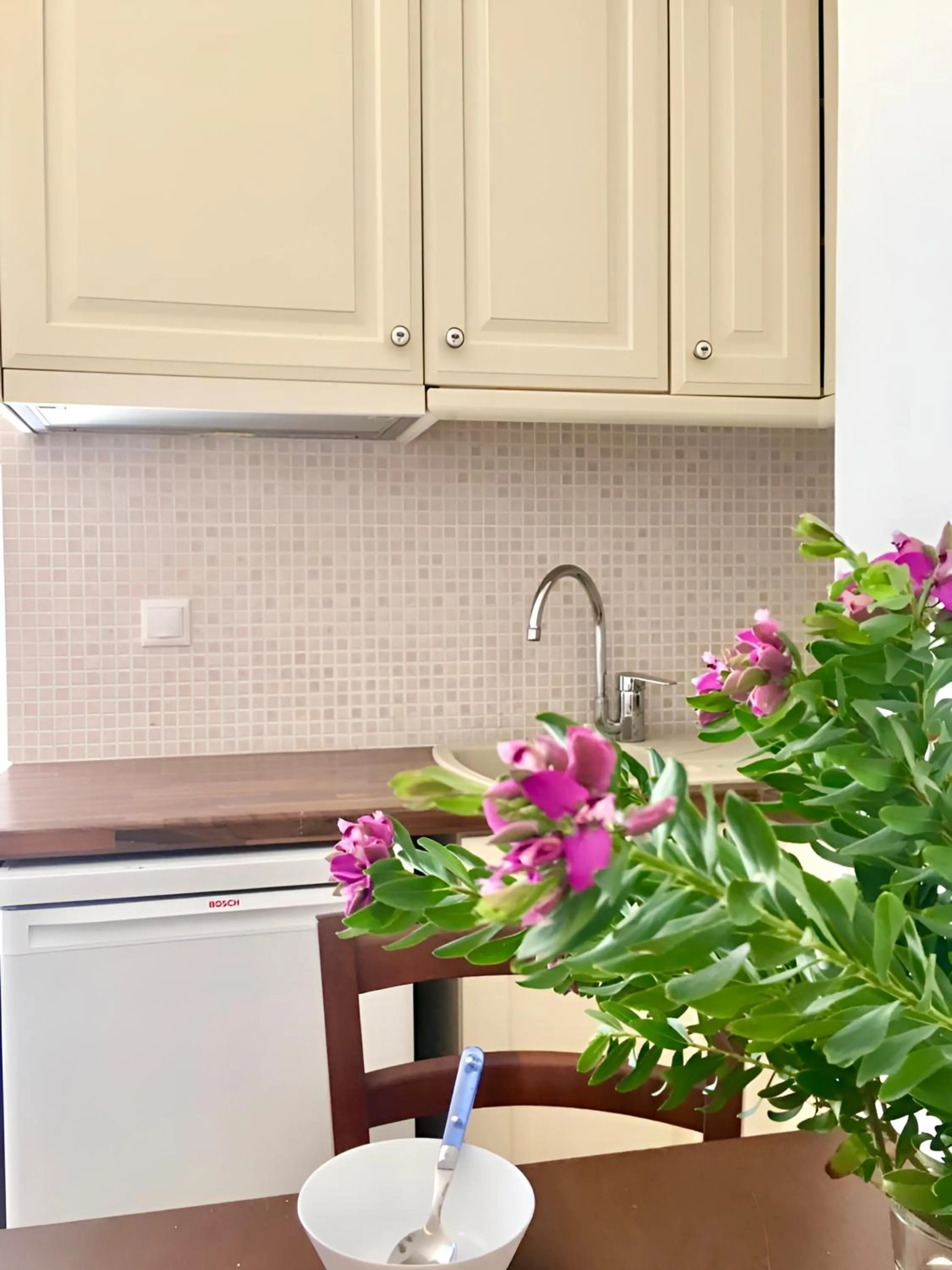 Kitchen or kitchenette in Mykonos Dot - The Villas