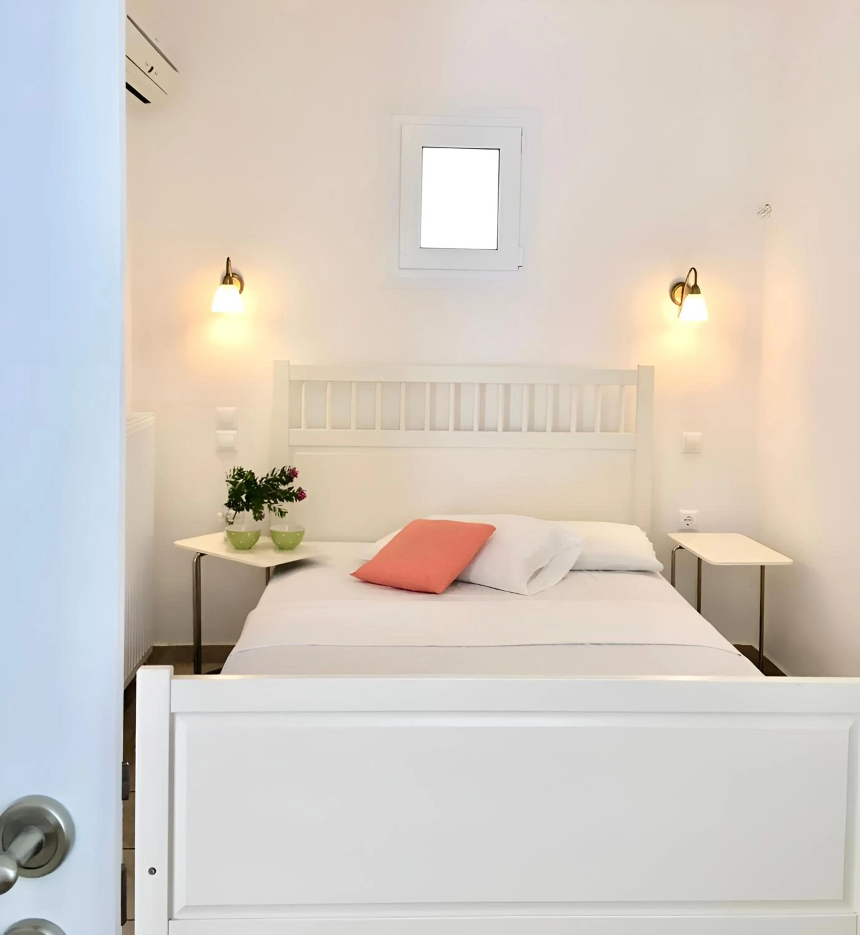 Bed in Mykonos Dot - The Villas