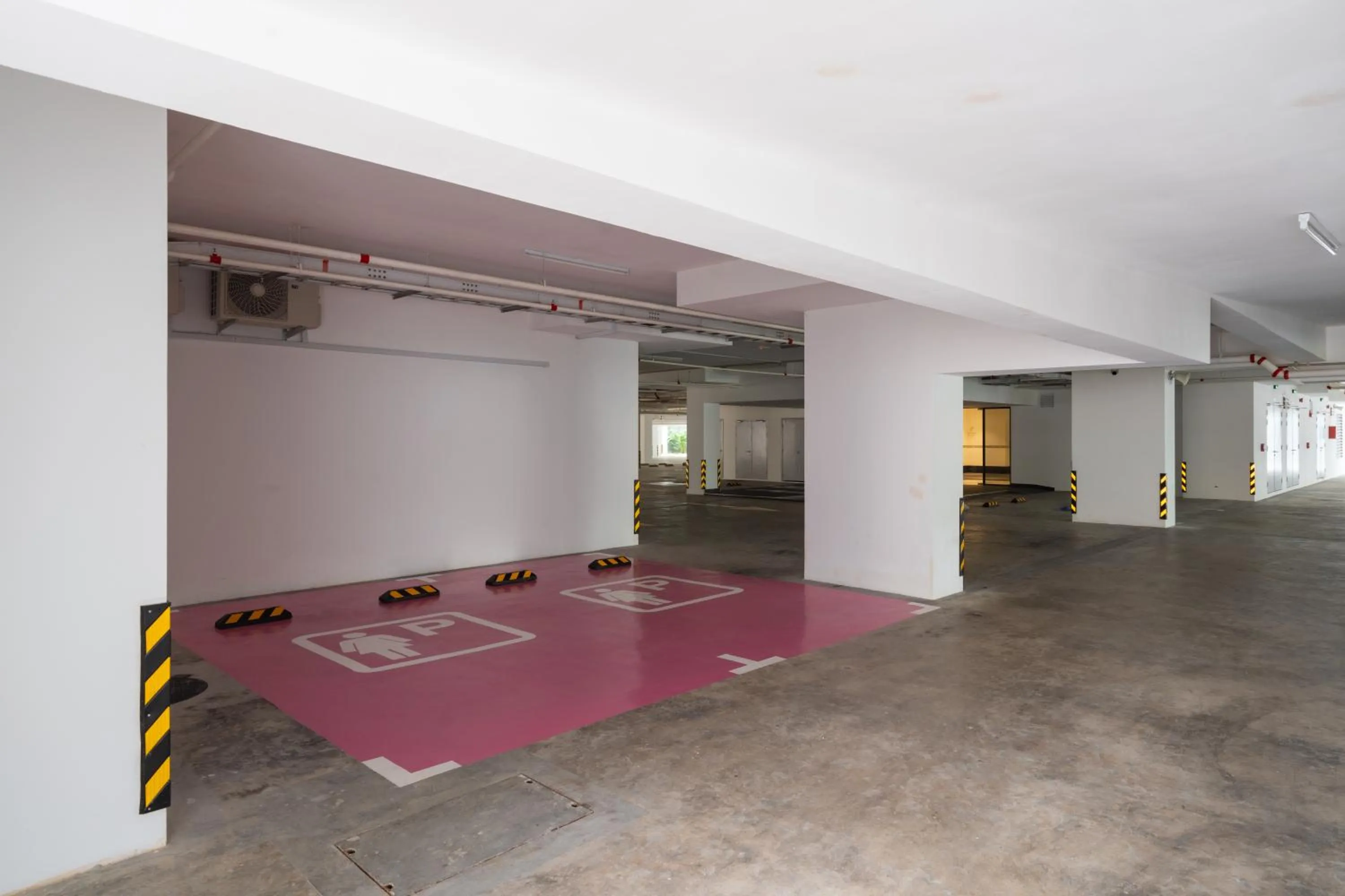 Parking in Holiday Inn Sepang - Airport