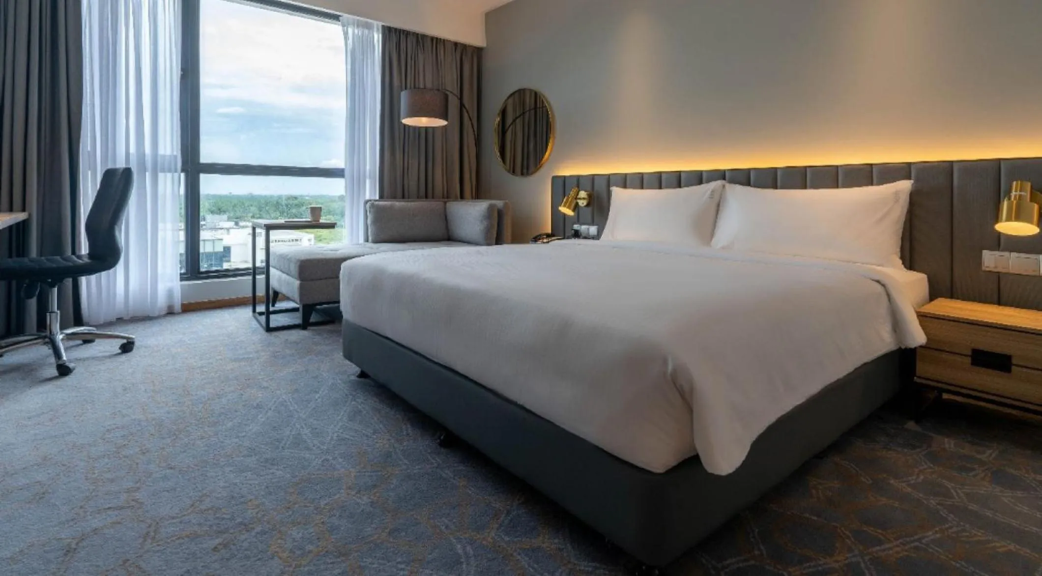 Photo of the whole room, Bed in Holiday Inn Sepang - Airport