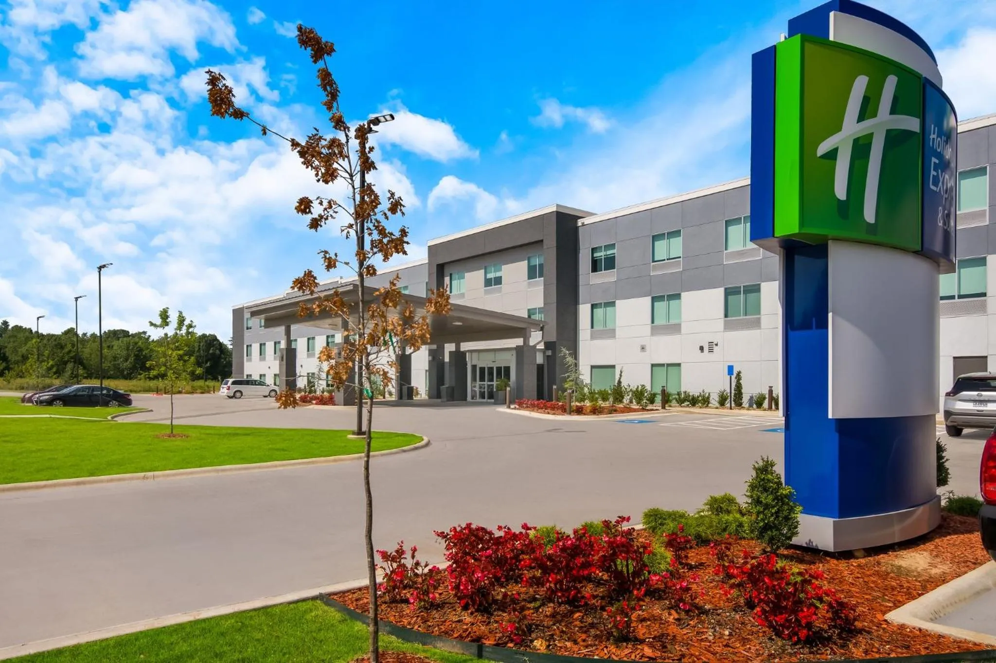 Property building in Holiday Inn Express & Suites - Springdale - Fayetteville Area
