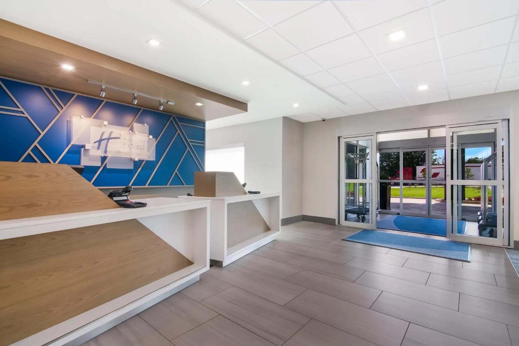 Property building in Holiday Inn Express & Suites - Springdale - Fayetteville Area