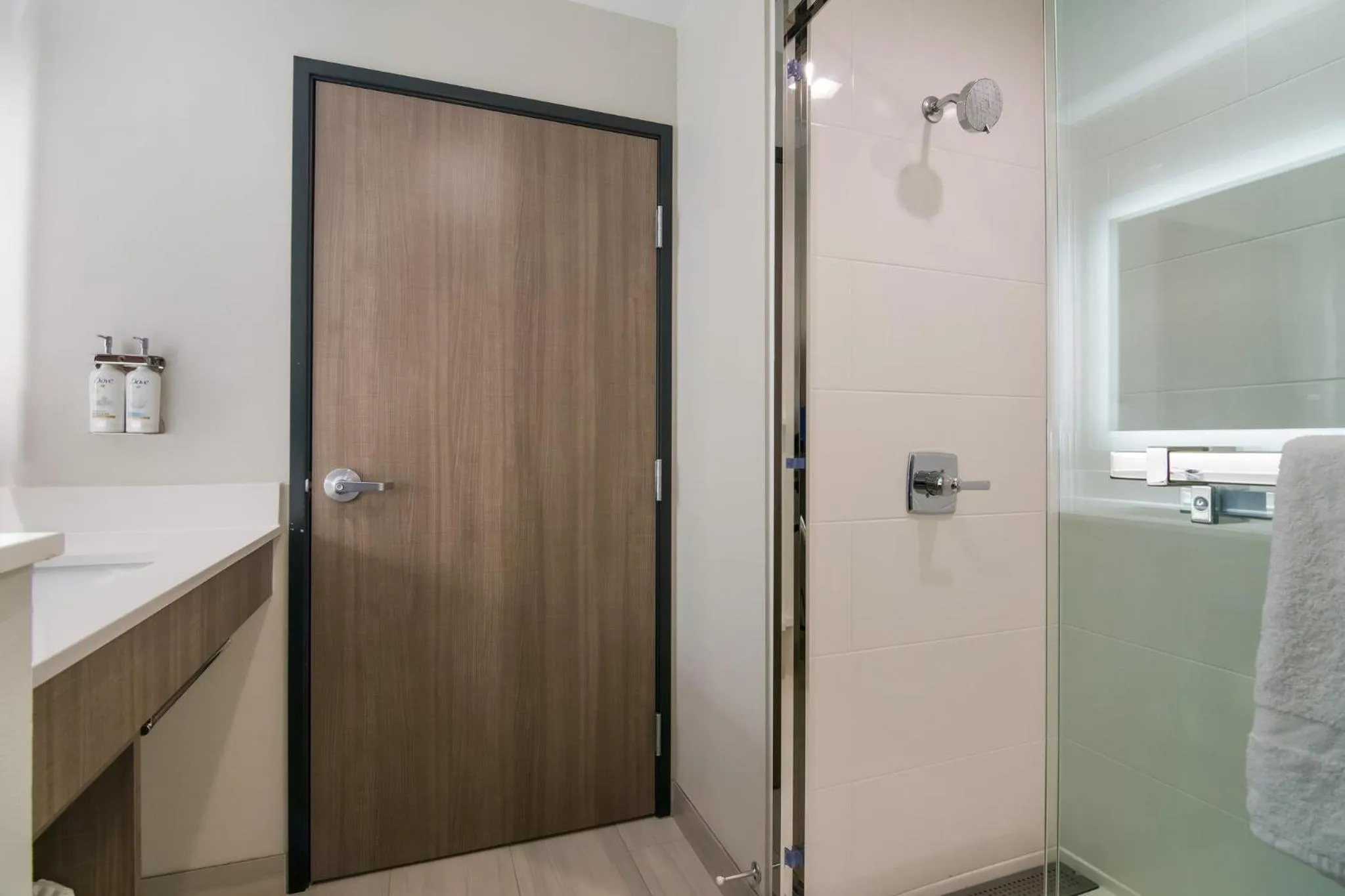 Bathroom in Holiday Inn Express & Suites - Springdale - Fayetteville Area