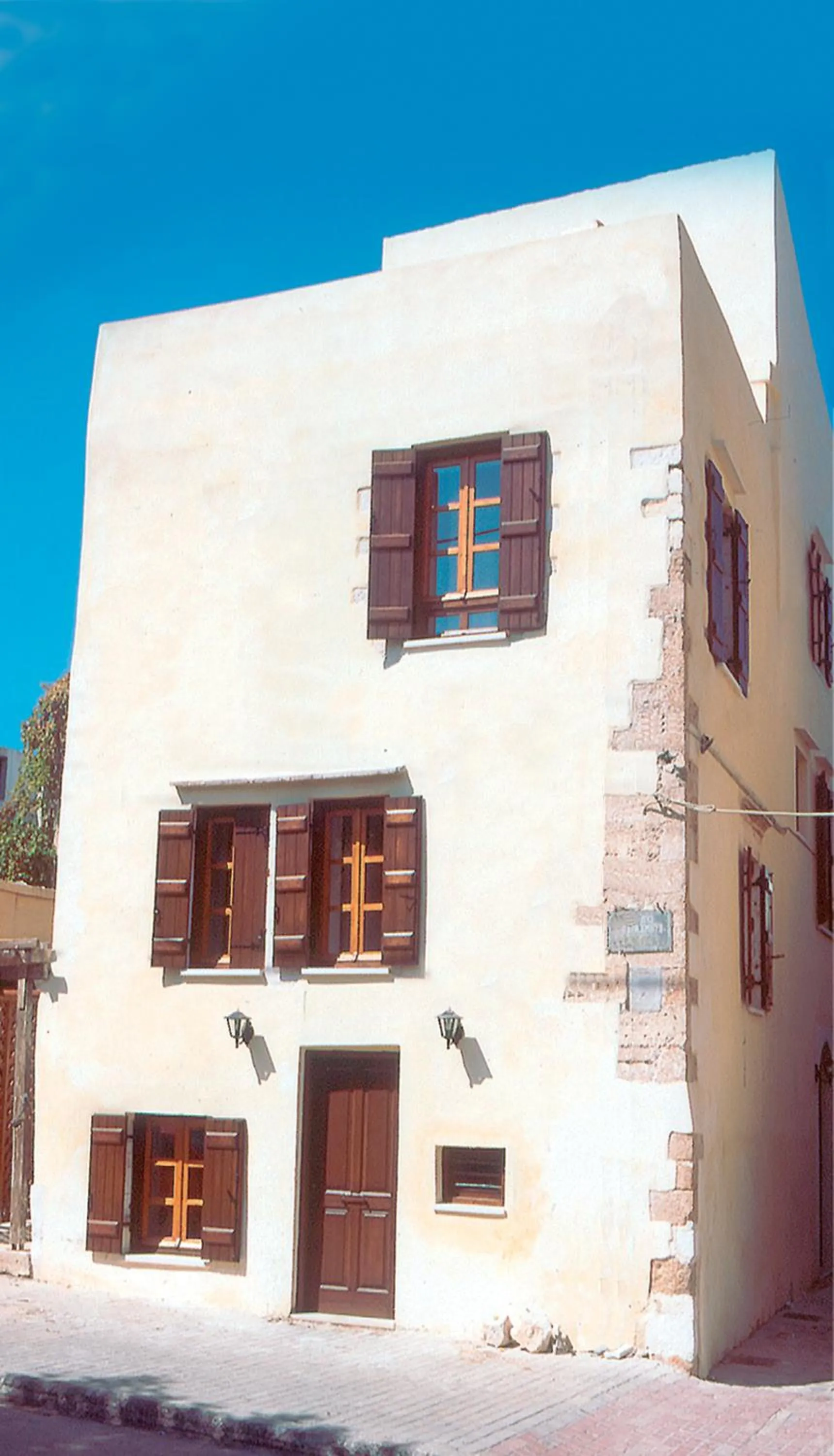 Property building in Ontas Traditional Hotel